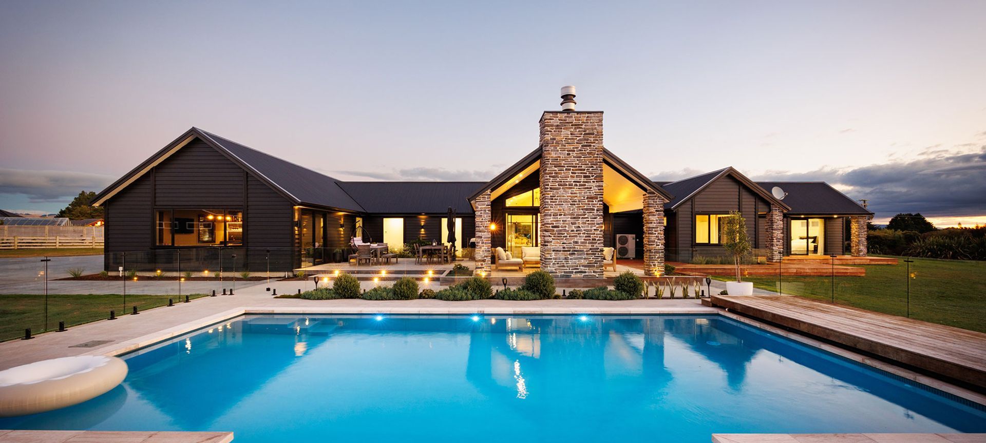 Luxury Meets Lifestyle banner