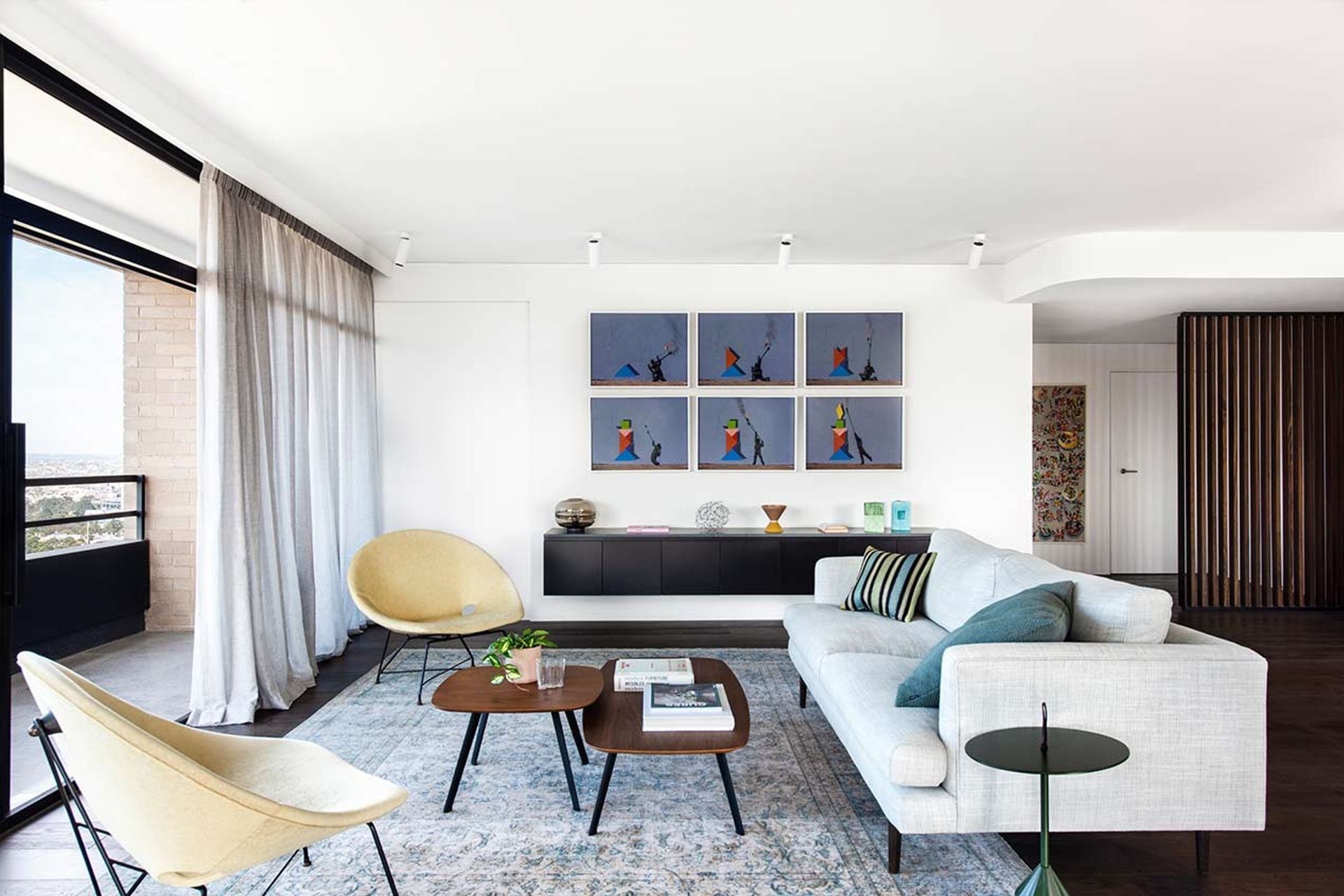 ^^&&**Spring Street Apartment