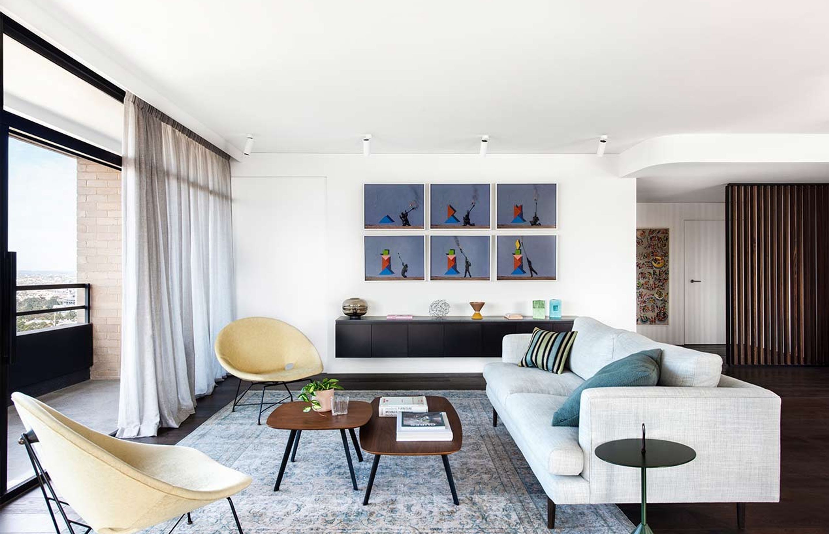 ^^&&**Spring Street Apartment