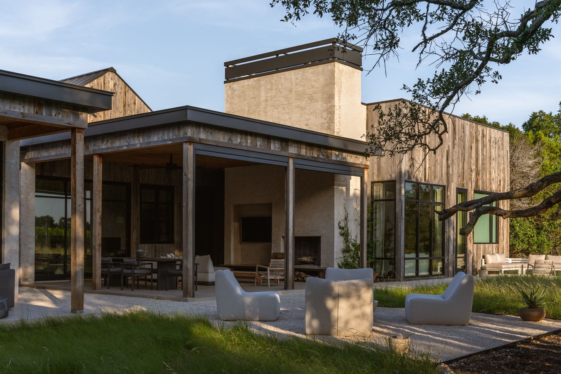 Mid-century-modern-rustic-custom-home-outdoor-living.jpg