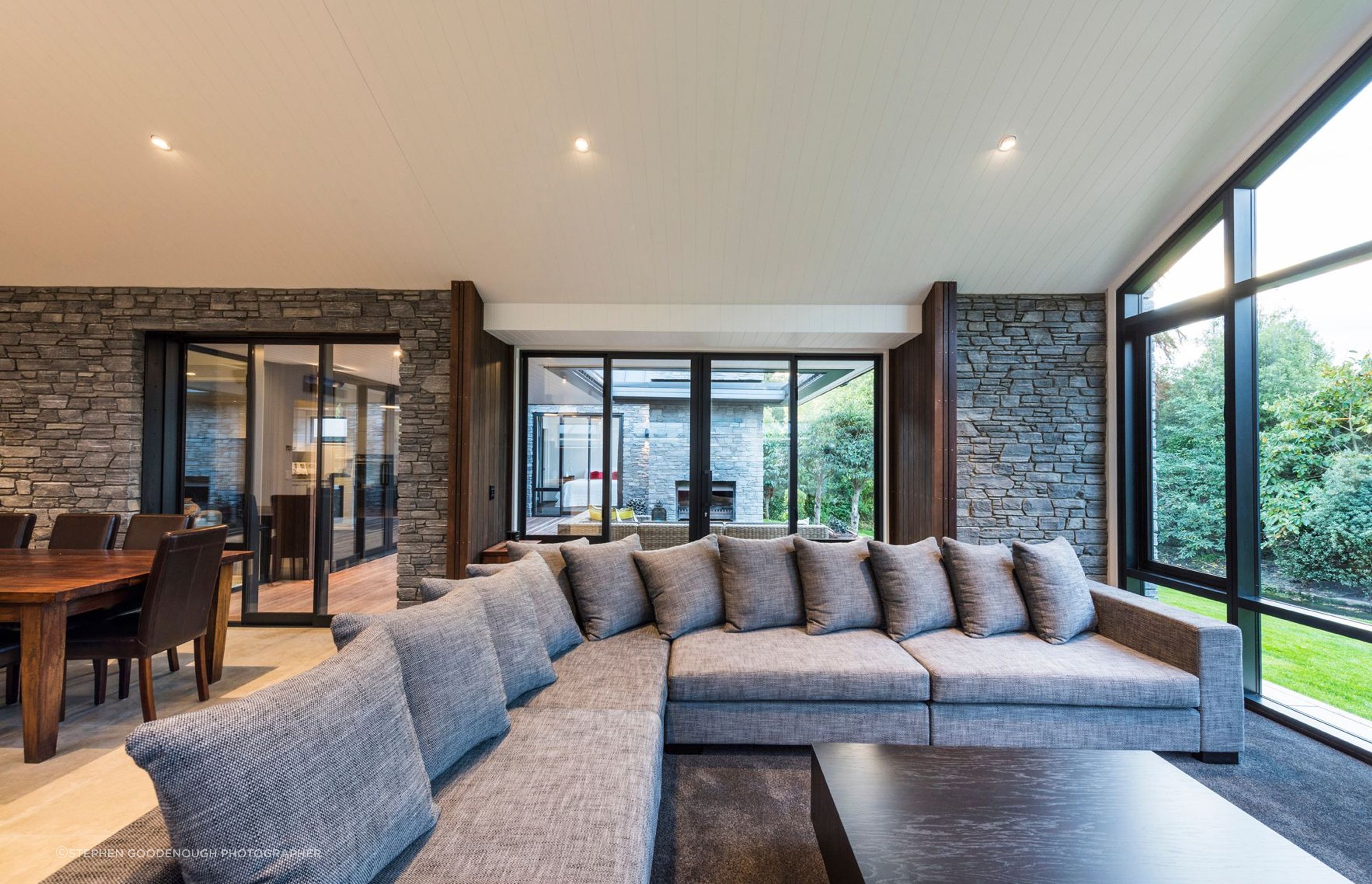 At the end of the kitchen/dining space a s lounging spot provides the perfect space to enjoy the view while indoors.