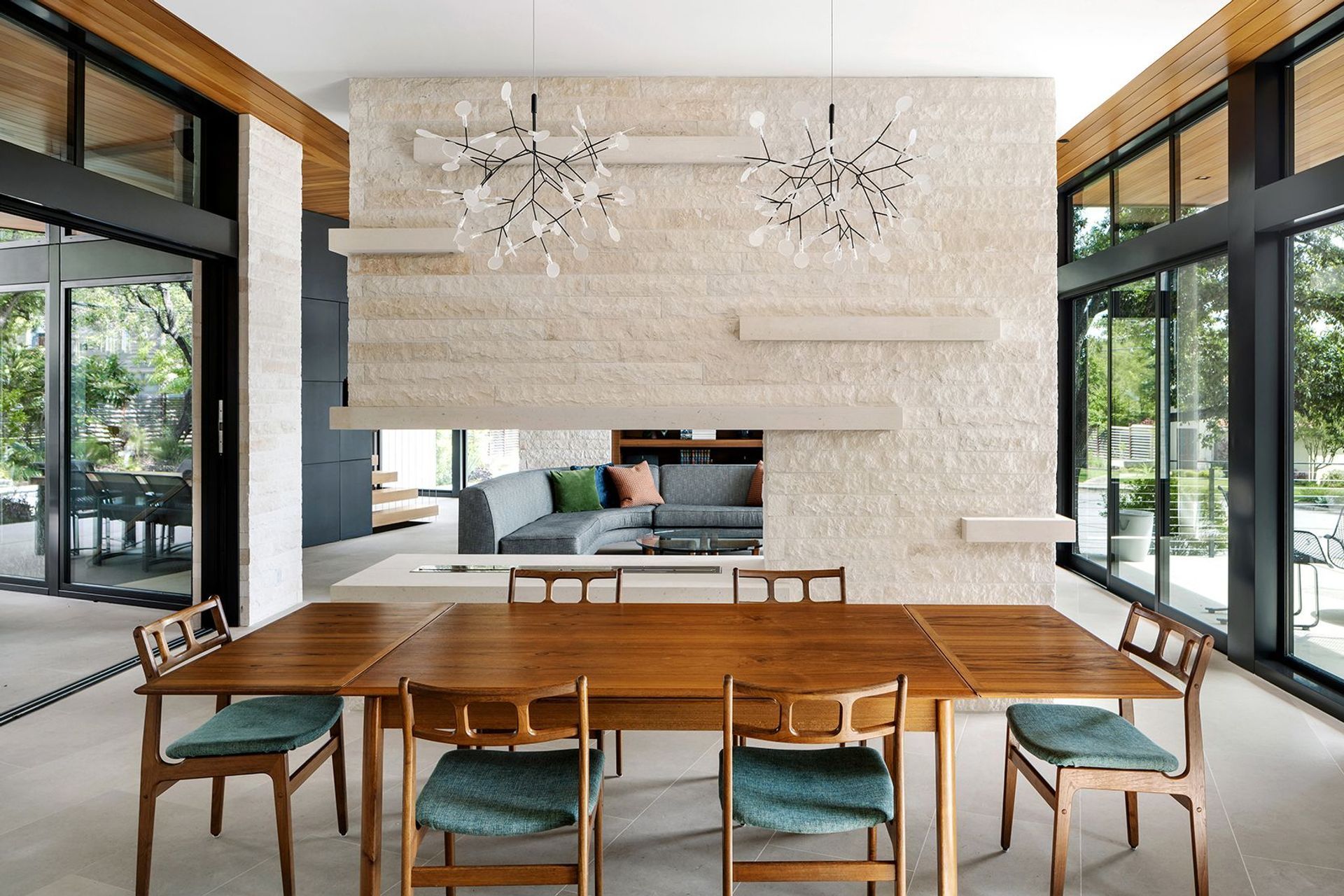 Modern-Ridgewood-Cove-Residence-ALIGN-Austin-Architects-12.jpg