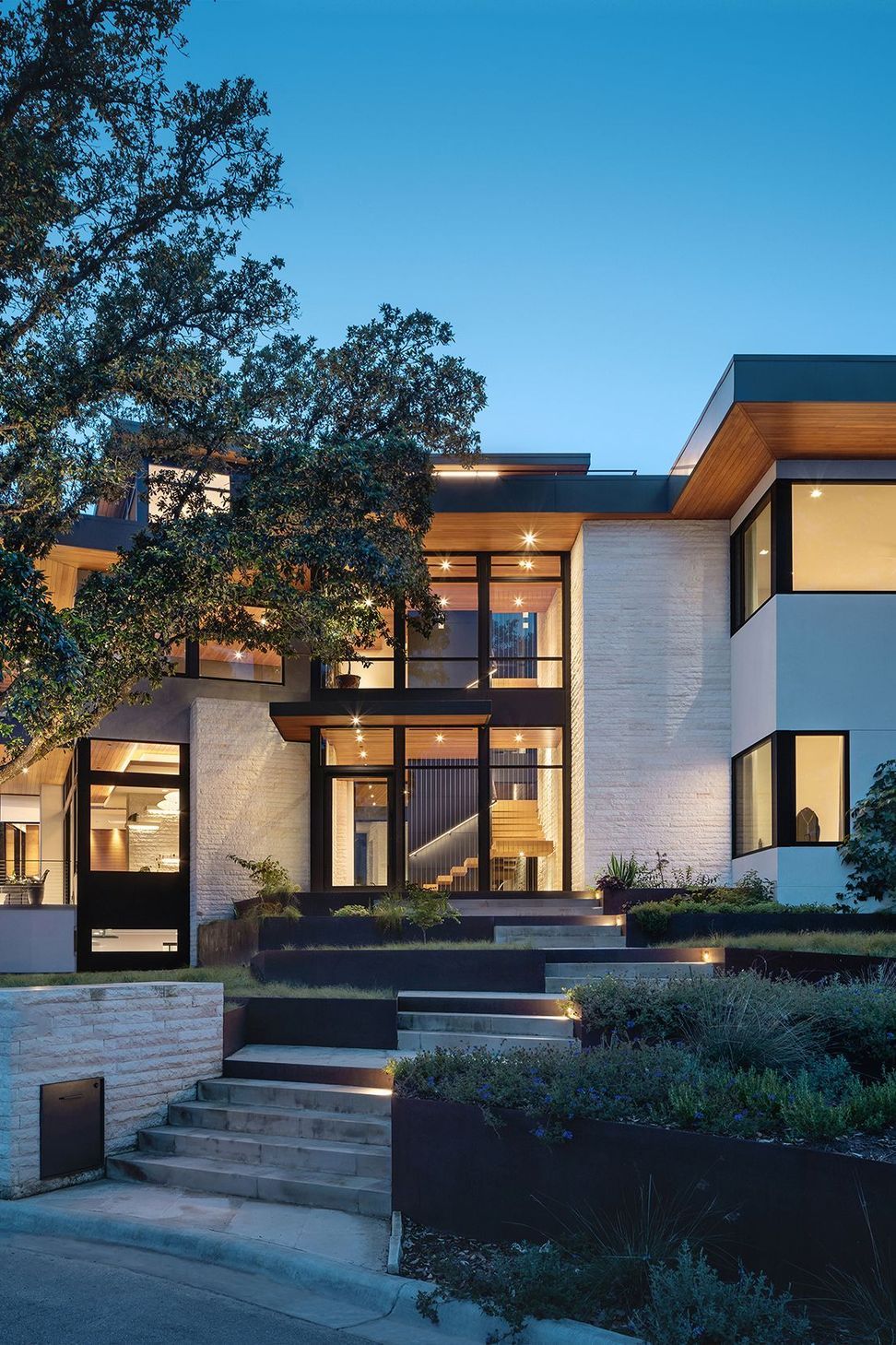 Modern-Ridgewood-Cove-Residence-ALIGN-Austin-Architects-2.jpg