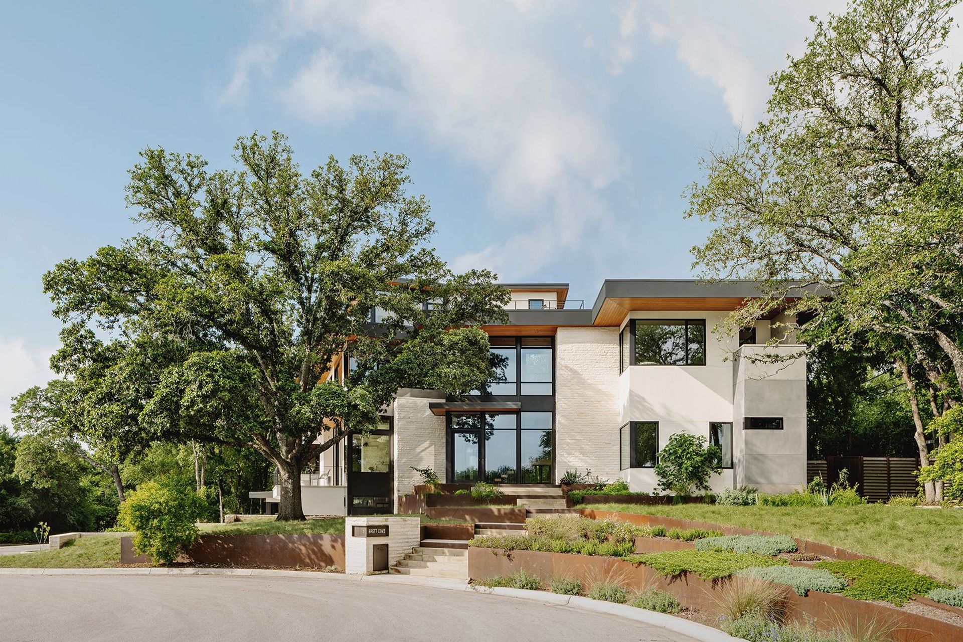 Modern-Ridgewood-Cove-Residence-ALIGN-Austin-Architects-4-v3.jpg