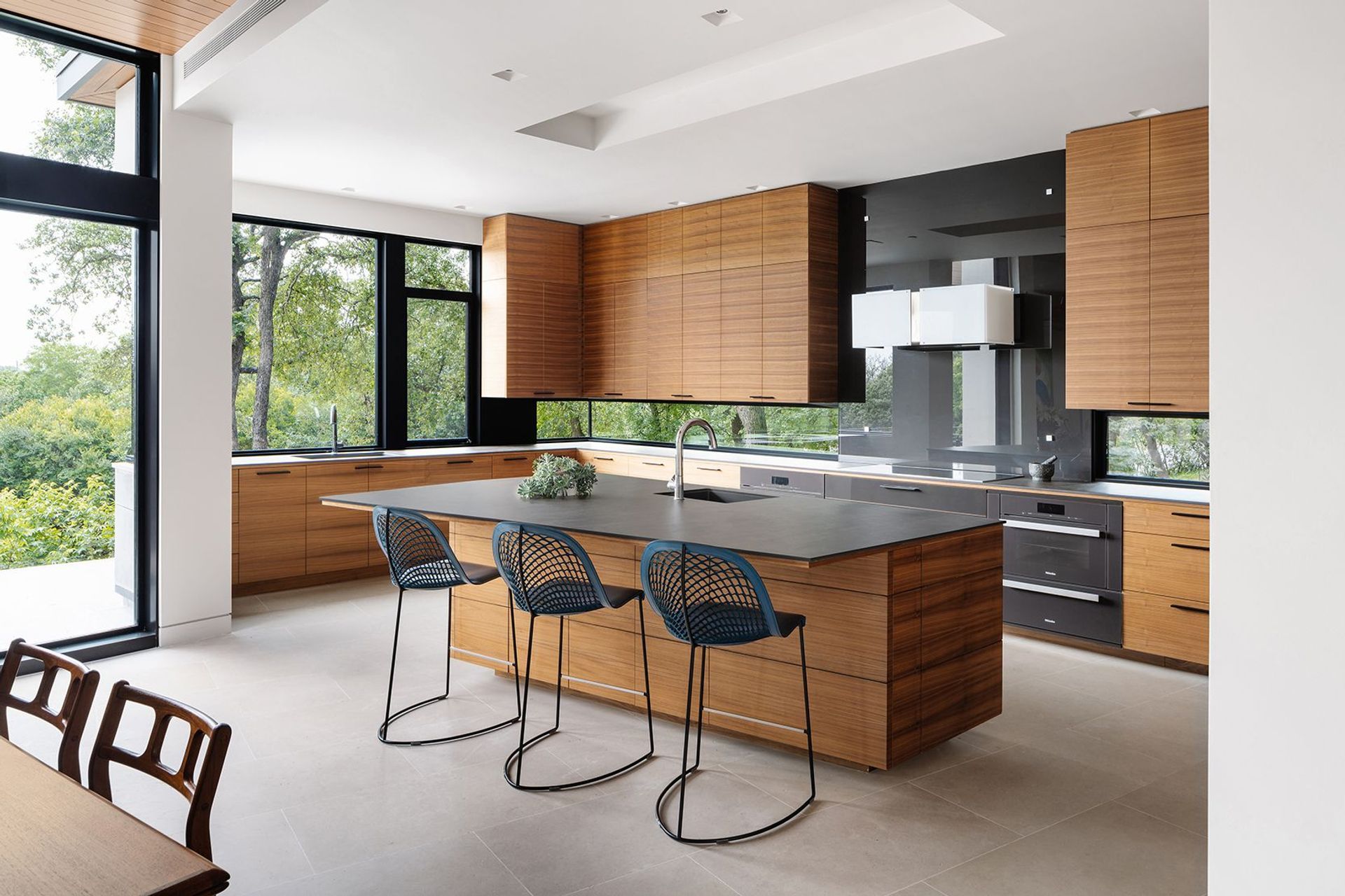 Modern-Ridgewood-Cove-Residence-ALIGN-Austin-Architects-8.jpg