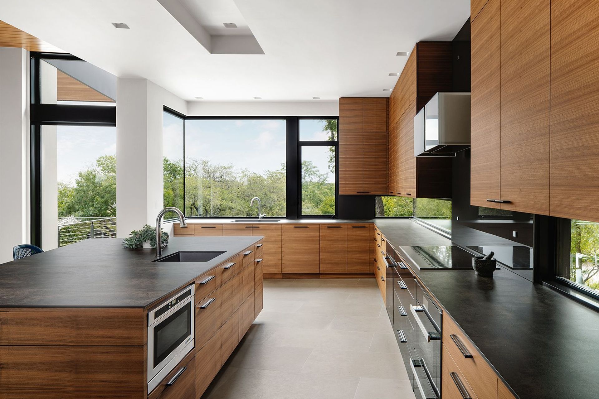 Modern-Ridgewood-Cove-Residence-ALIGN-Austin-Architects-9.jpg