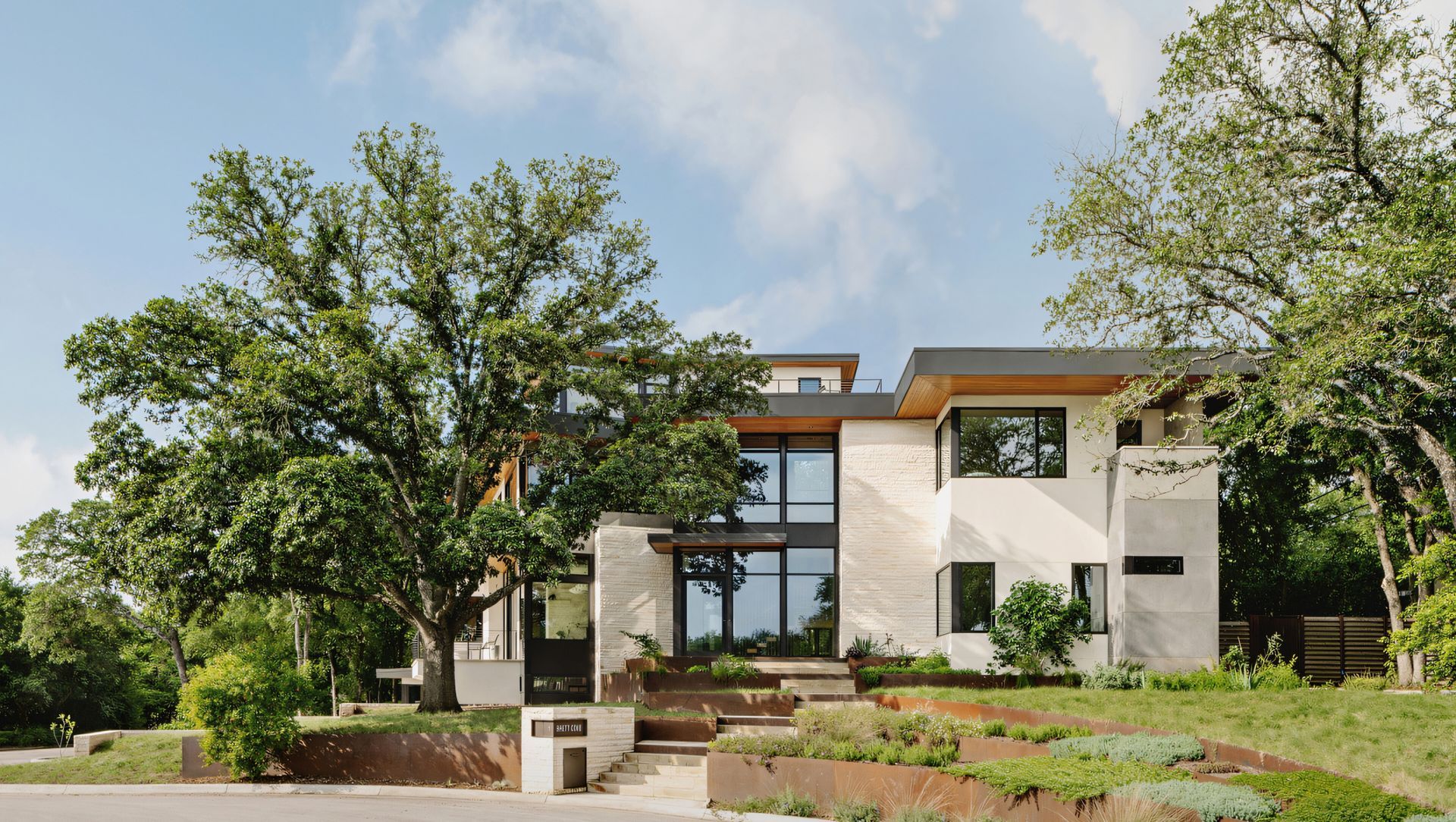 Ridgewood Cove Residence banner