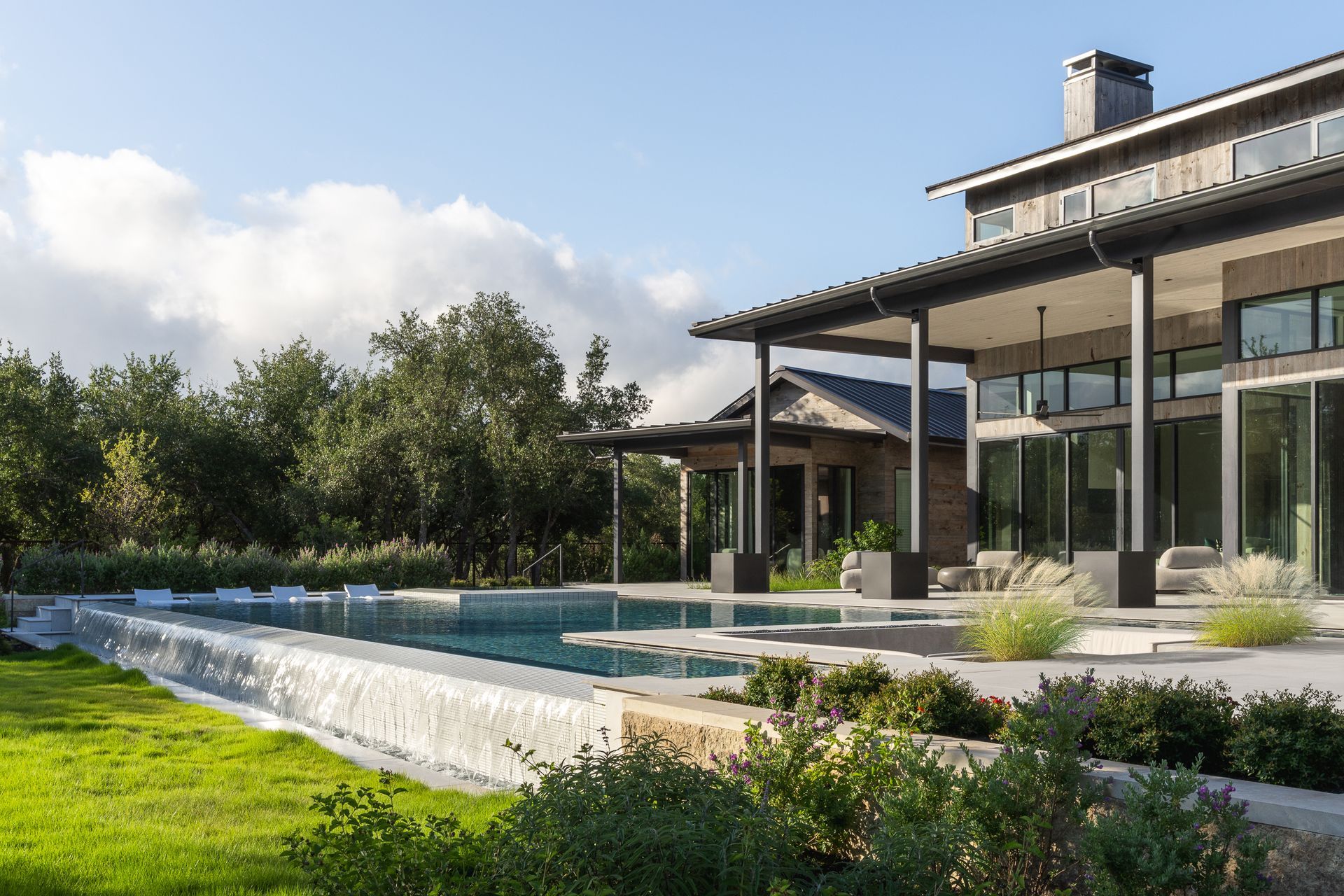 Modern-Showcase-Driftwood-Texas-Home-ALIGN-Austin-Architects-14.jpg