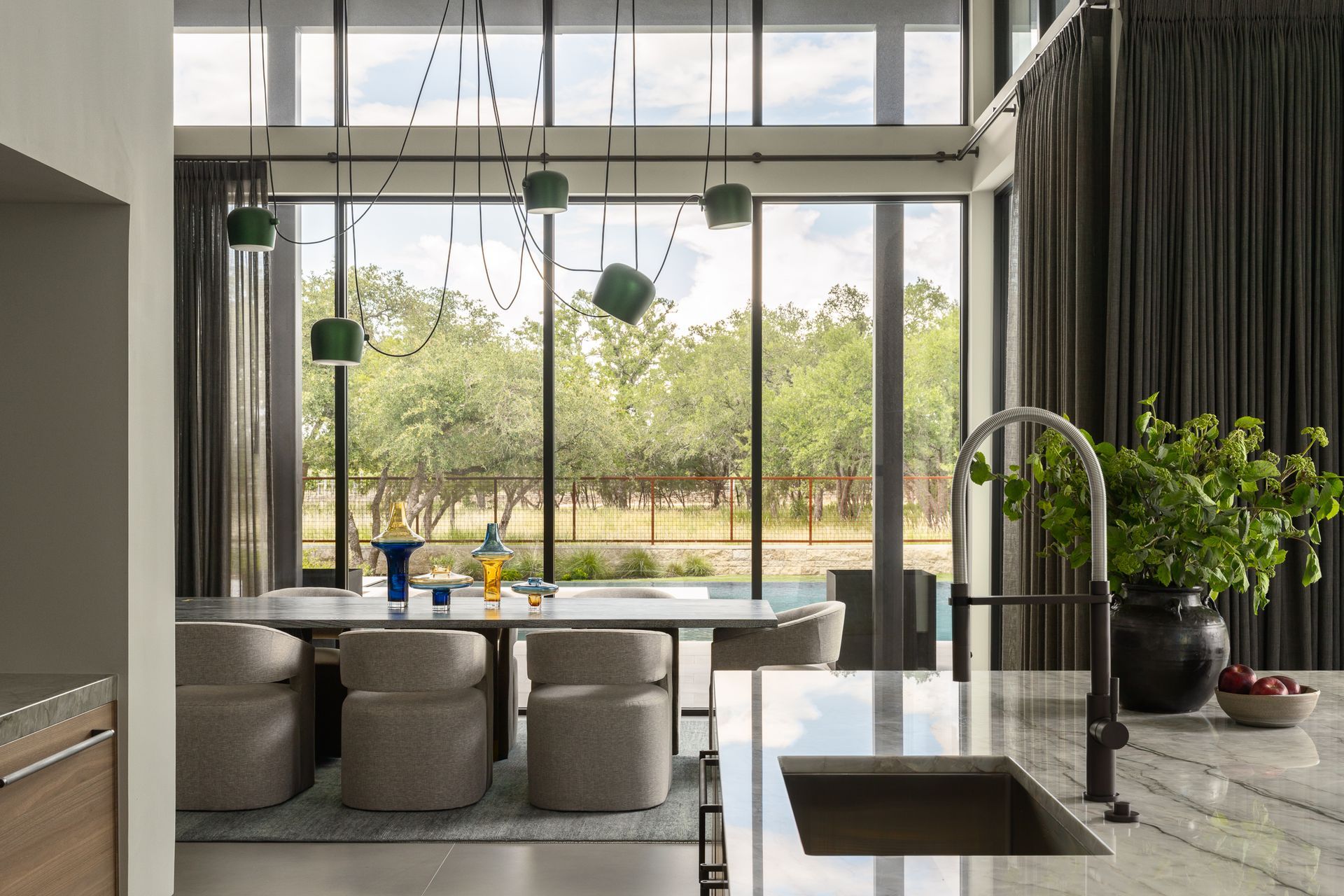 Modern-Showcase-Driftwood-Texas-Home-ALIGN-Austin-Architects-18.jpg