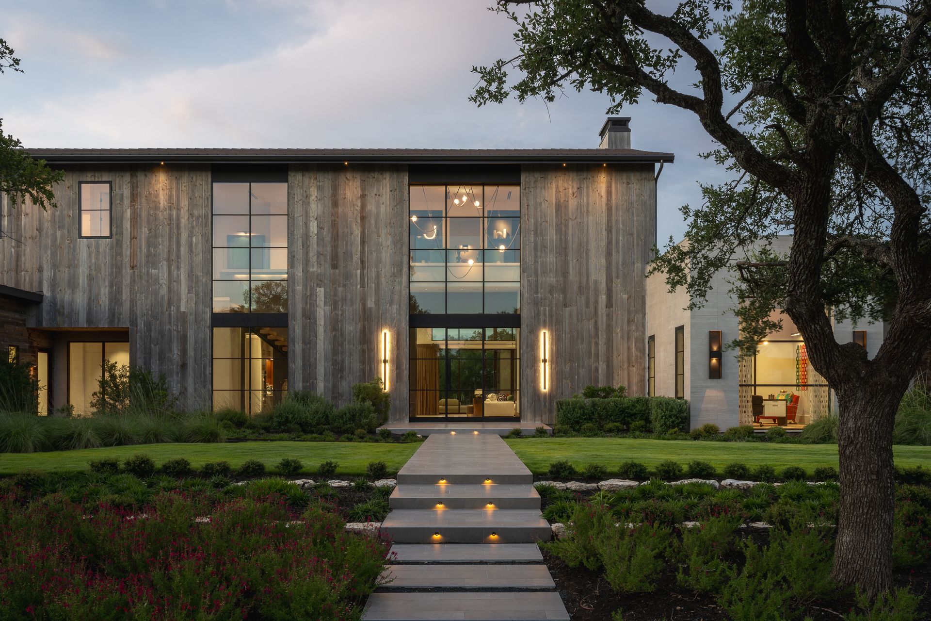 Modern-Showcase-Driftwood-Texas-Home-ALIGN-Austin-Architects-4.jpg