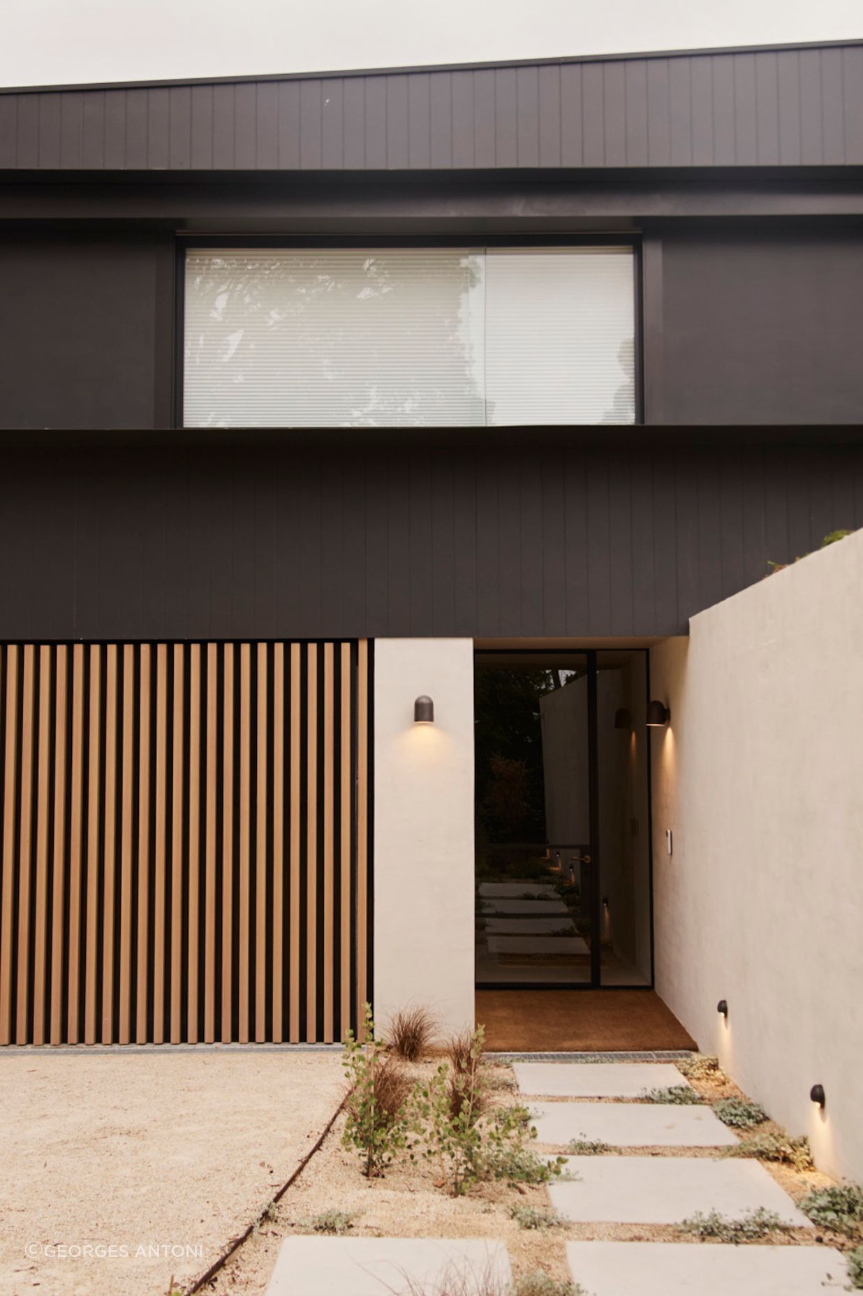 OUTSIDEFRONTPLATEAUPROJECT07.jpg