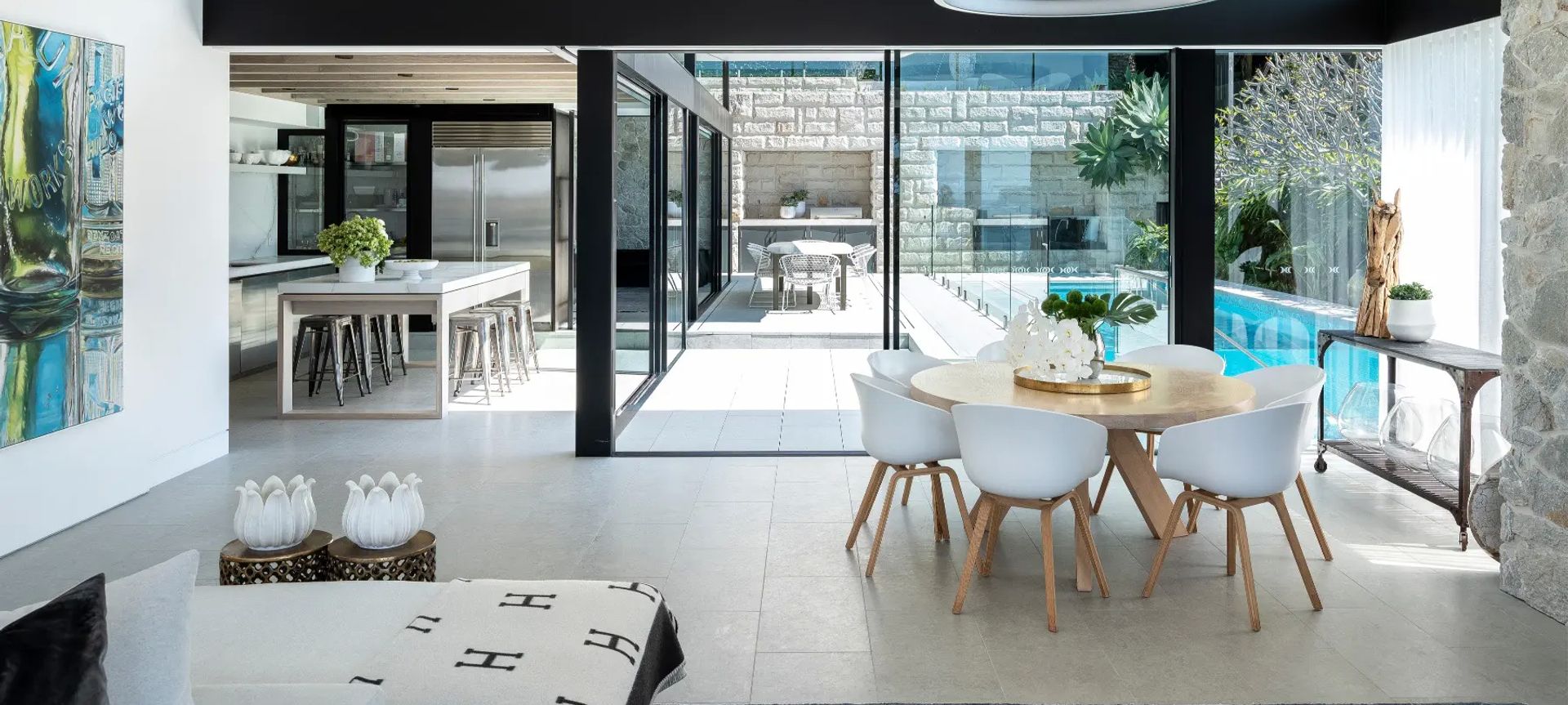 Azul Limestone (Custom) | Pacific Plus Constructions | Corben Architects