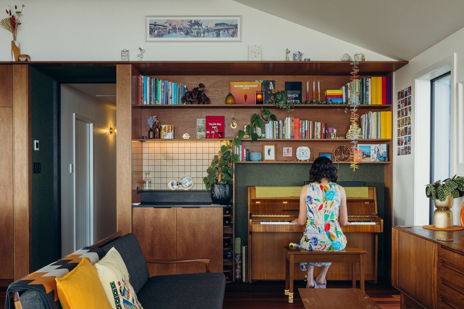 Each piece of joinery assembled by our skilled team has been made to suit the spaces and aesthetic of this home. Hand-sanded and oiled, the custom joinery is a testament to the level of craftsmanship and quality that delivers durability, warmth and character to this home.