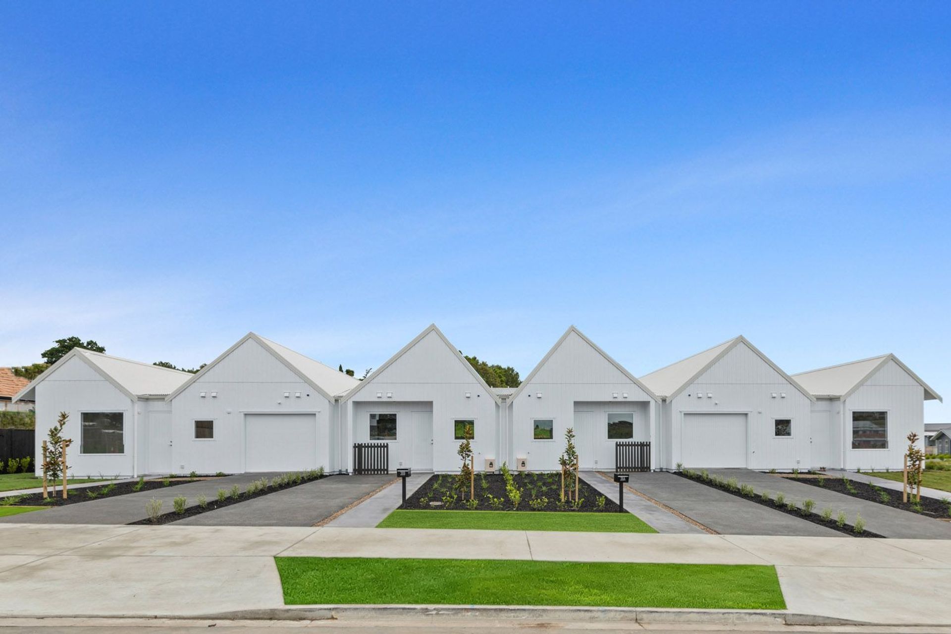 Red Beach Single Level Terraces