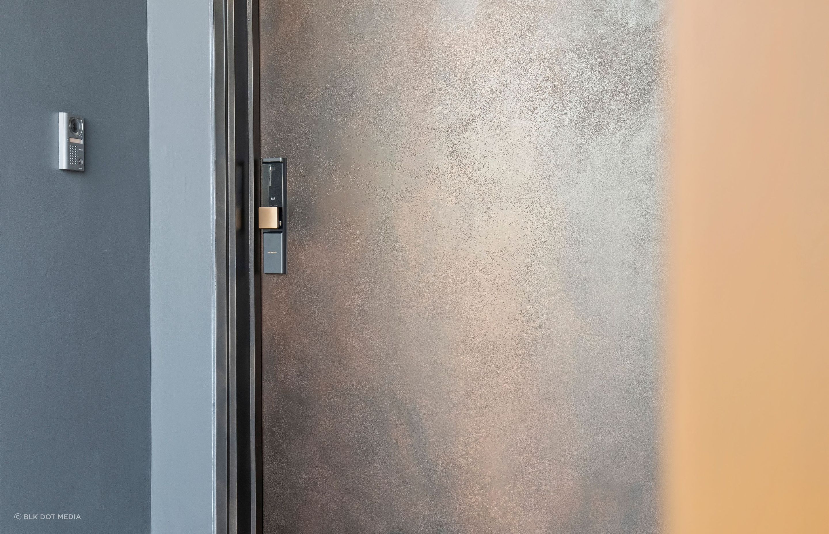 PS57582-1.jpg