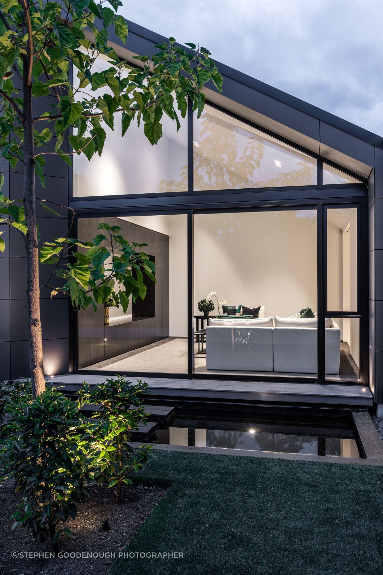 Parkdale-Dormer-House-Sitting-Room-Over-Pond-Stephen-Goodenough.jpg