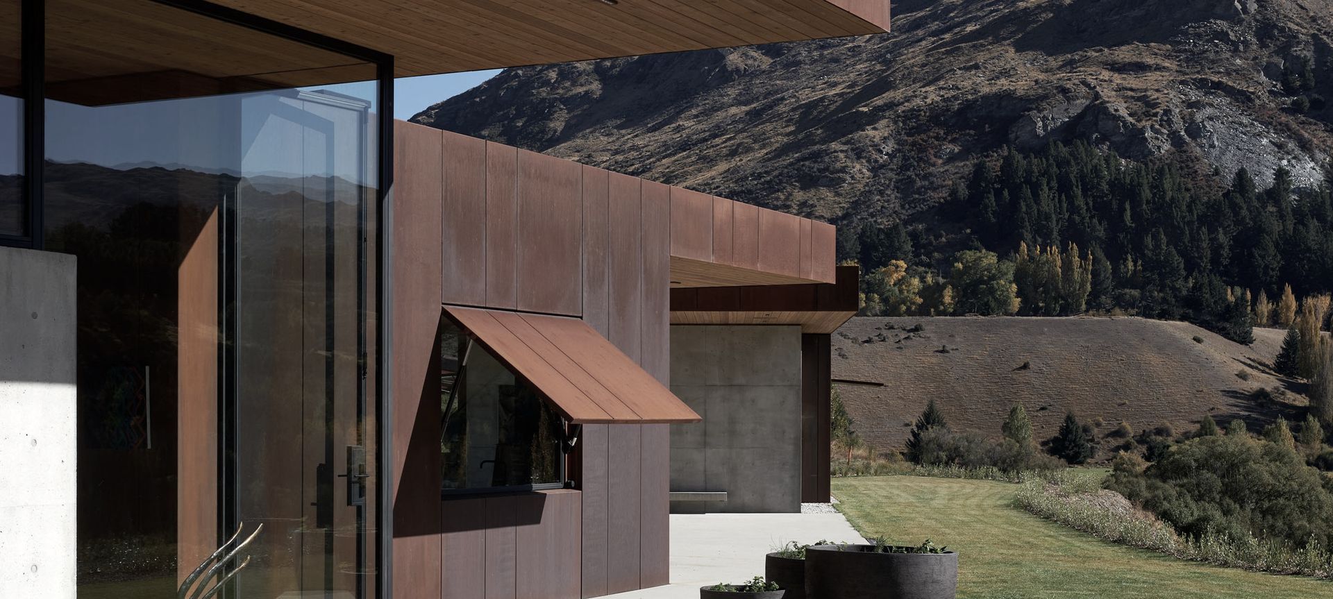 Pouaka Waikura Residence, Queenstown banner