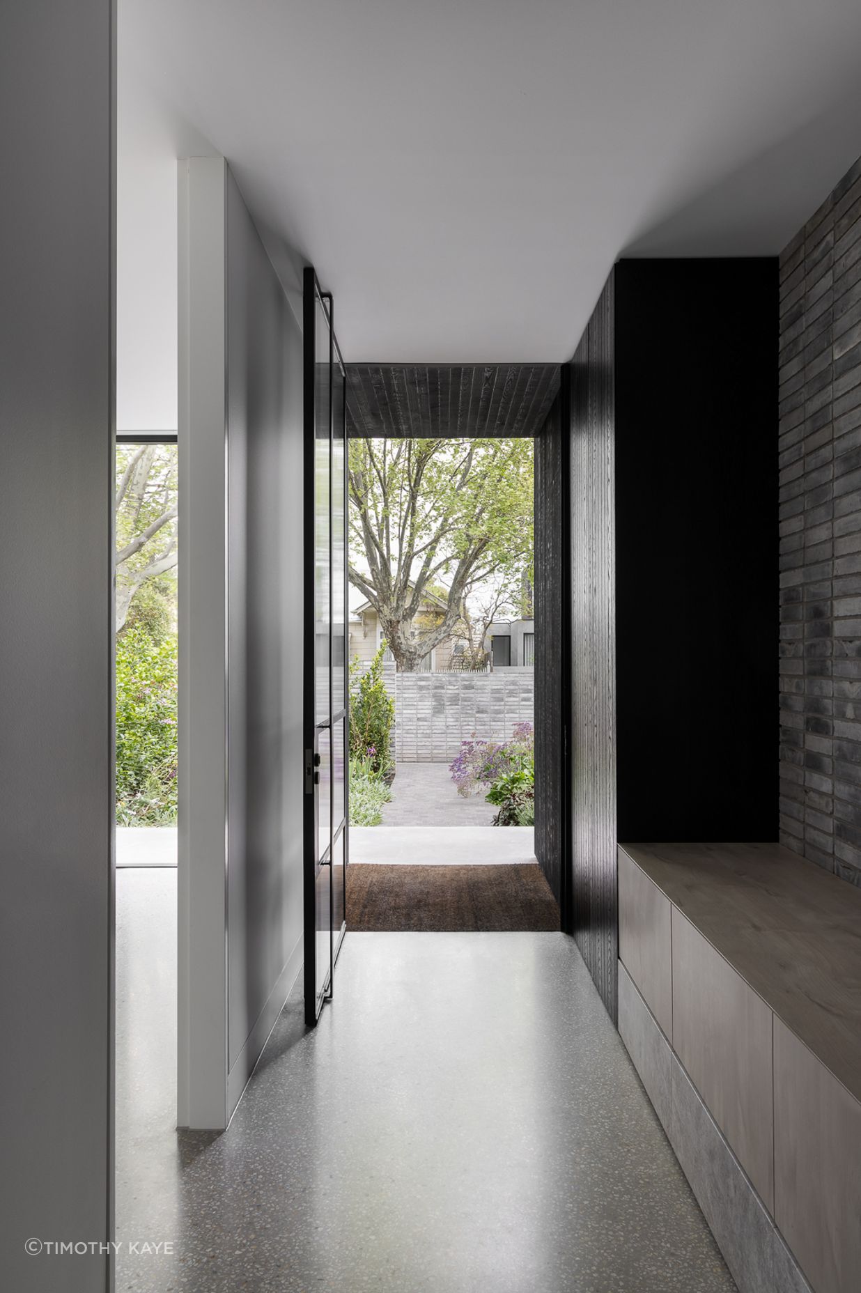 Petersen-D91-bricks-Elsternwick-Residences-internal-to-front-fence.jpg
