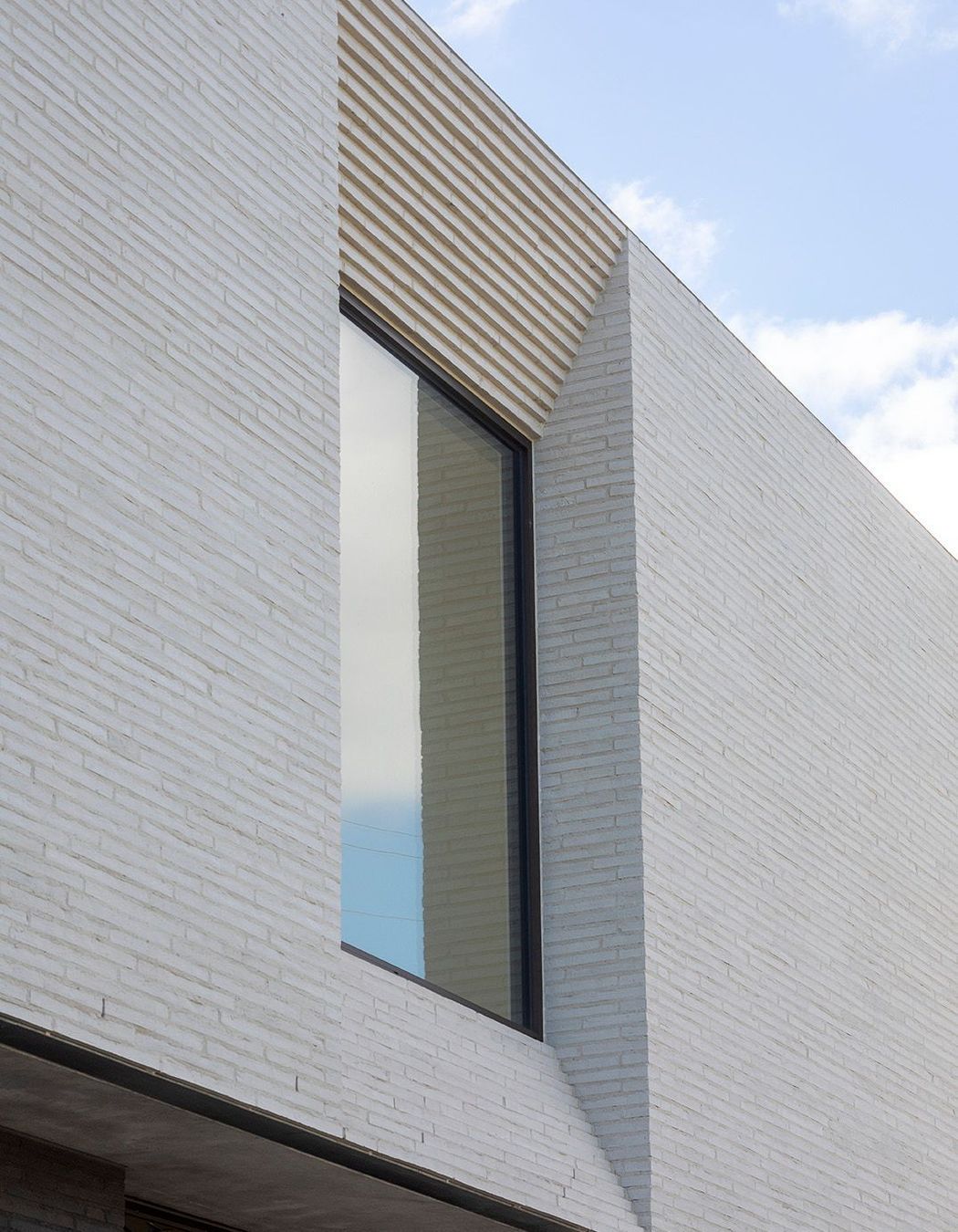 Petersen-K11-bricks-Brise-House-corbelling-details.jpg