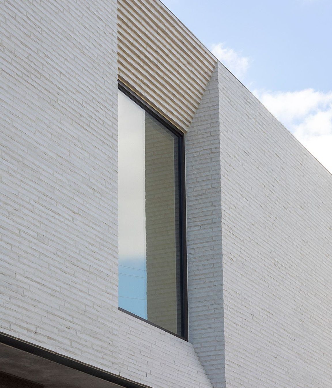 Petersen-K11-bricks-Brise-House-corbelling-details.jpg