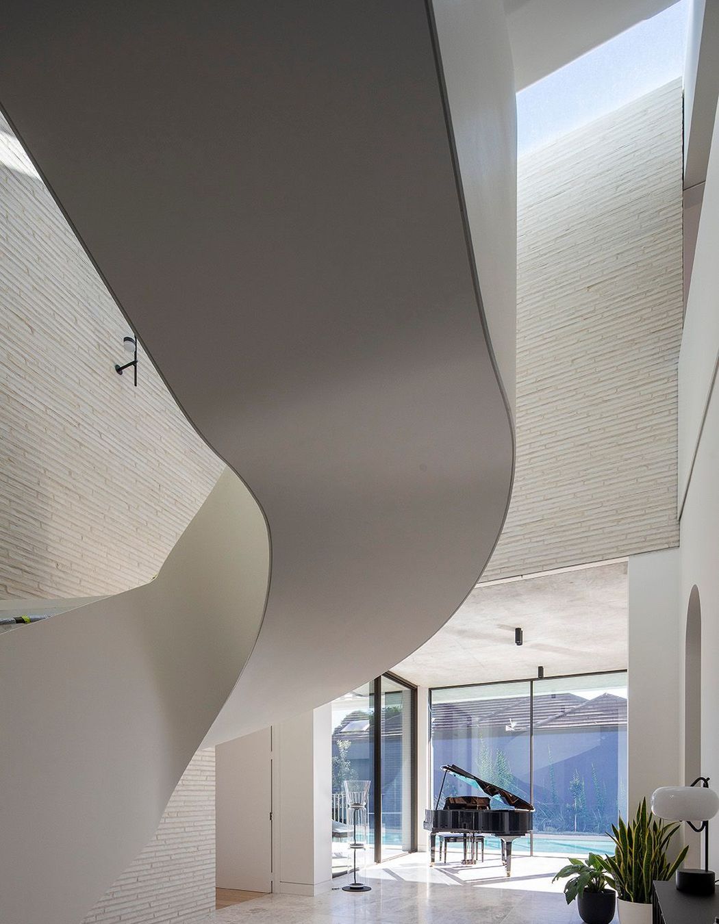 Petersen-K11-bricks-interanl-brickwork-foyer-Brise-House.jpg