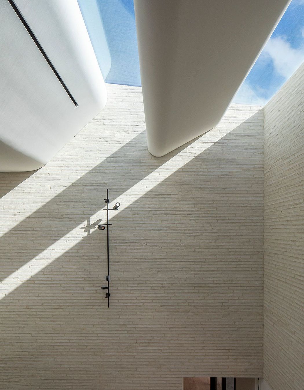 Petersen-K11-bricks-internal-brickwork-Brise-House.jpg