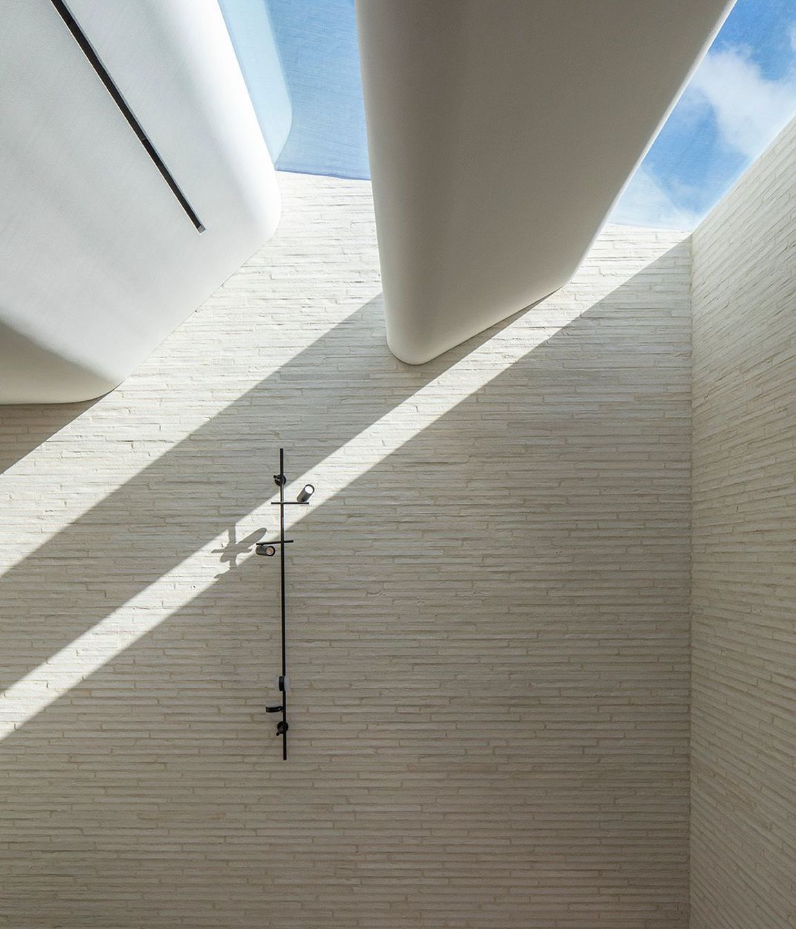 Petersen-K11-bricks-internal-brickwork-Brise-House.jpg