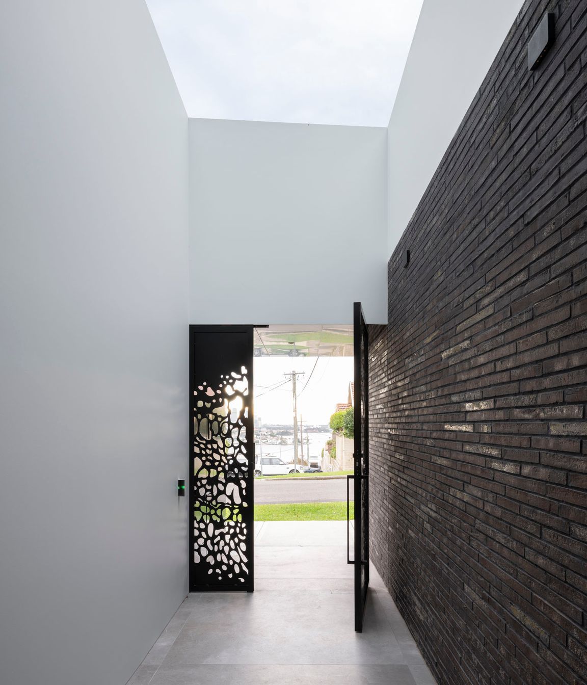 Petersen-K57-bricks-Rose-Bay-entrance.jpg