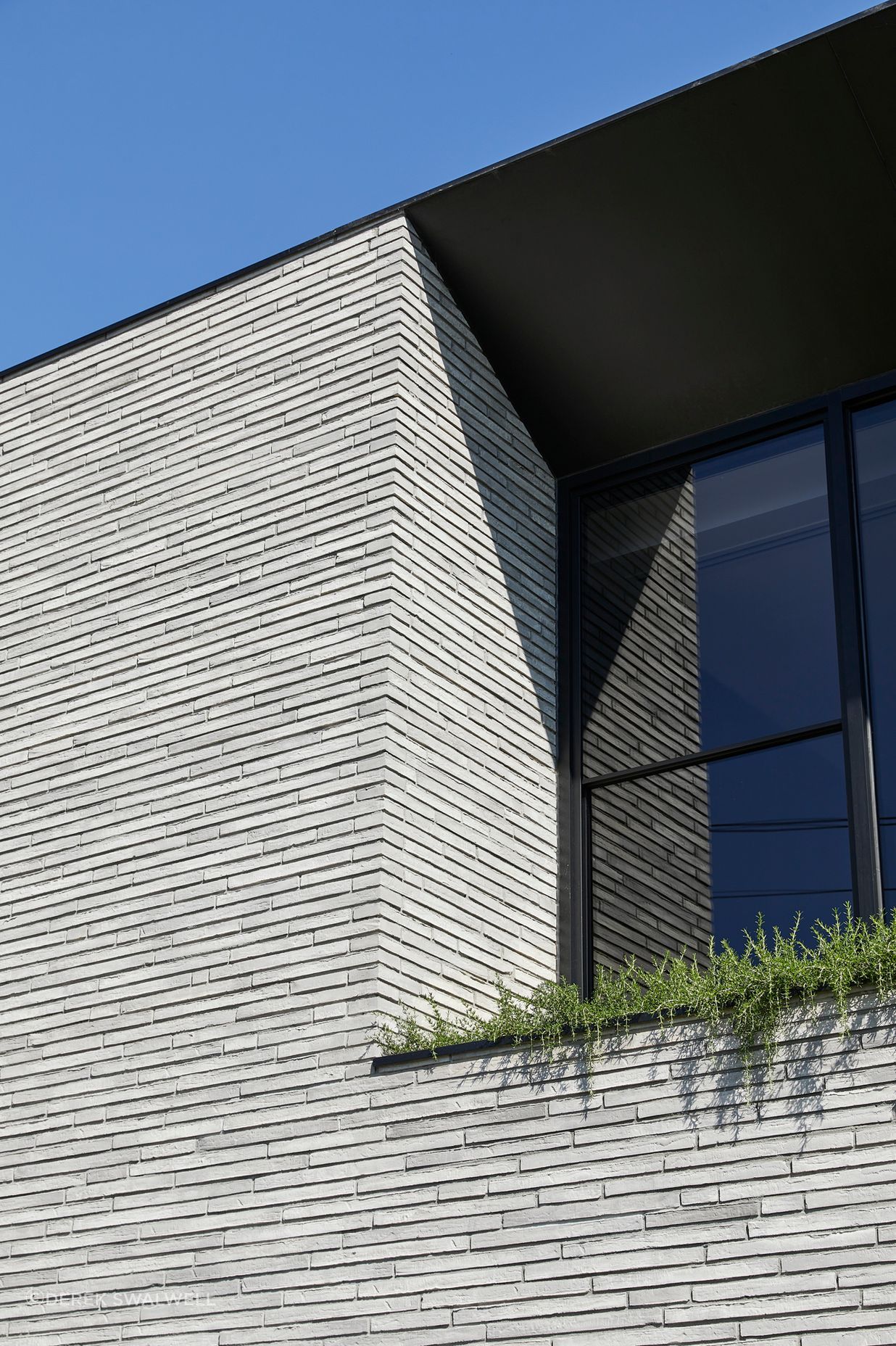 Petersen-K91-bricks-facade-close-v2.jpg