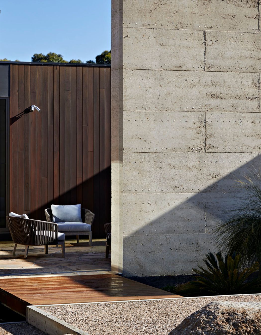TK House, Tuerong