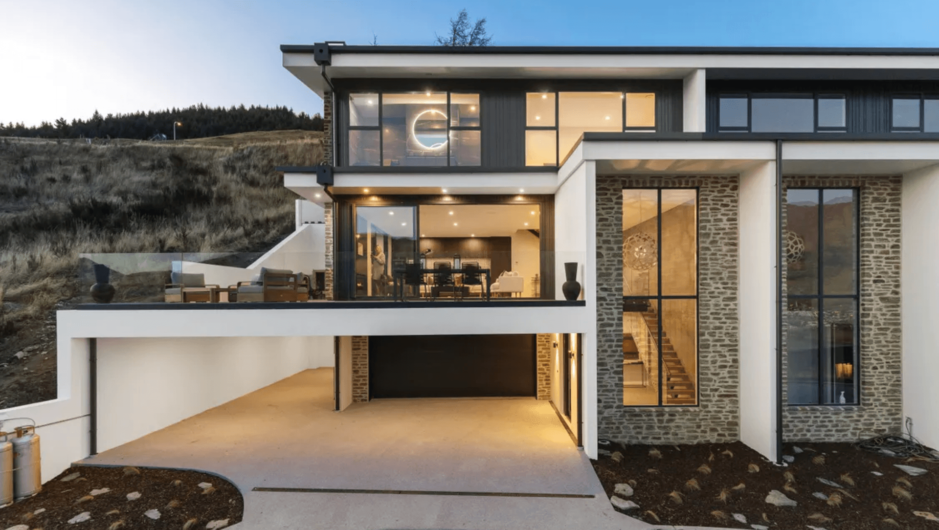 Lynch Lane, Queenstown banner