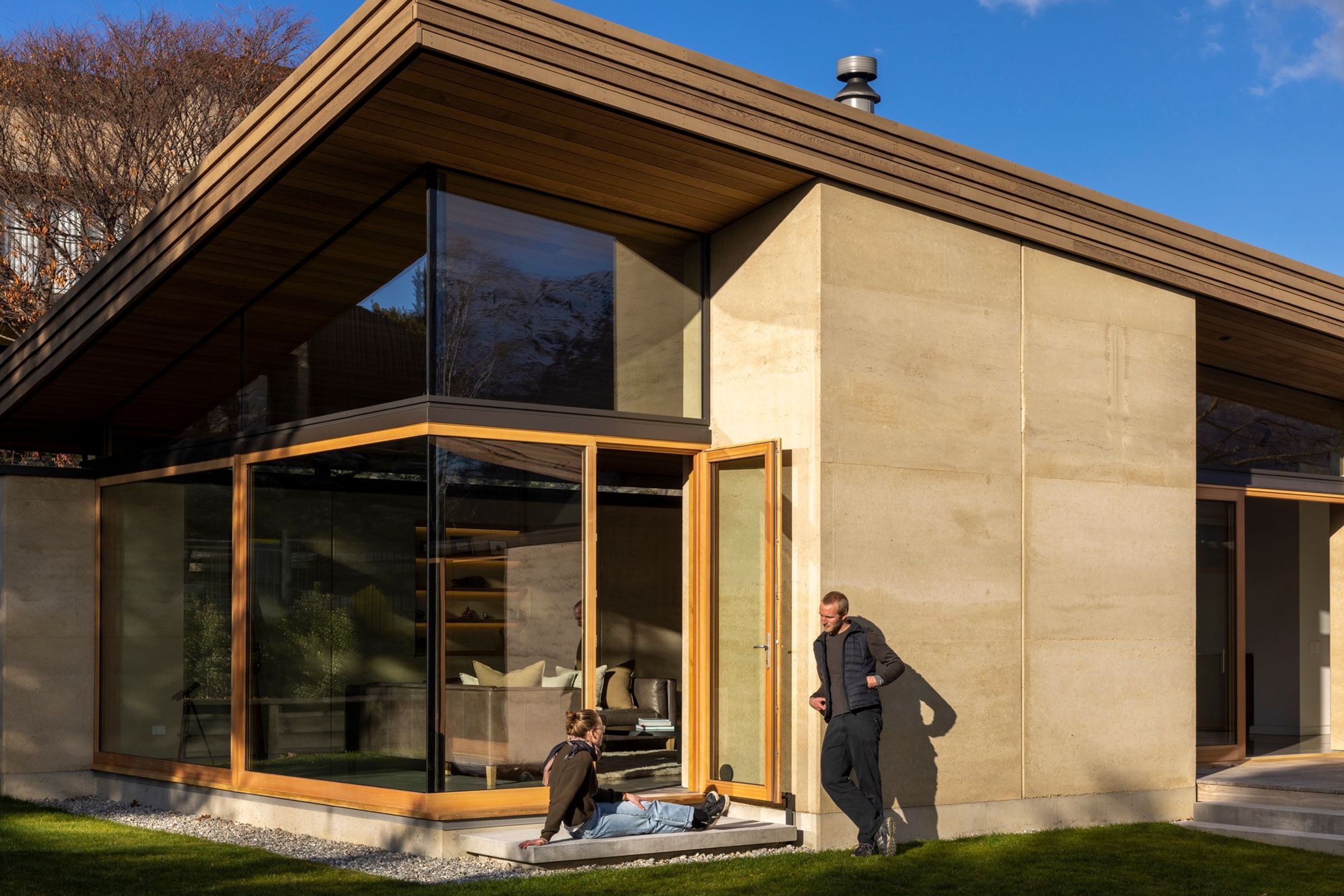 Winding Roof House