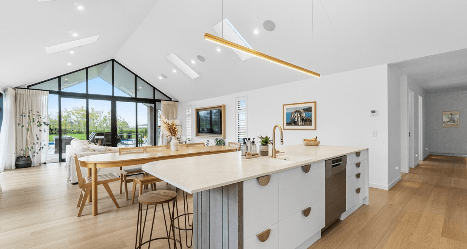 Sentinel Homes Hamilton & Waikato- Quick-Step Perspective Nature Flooring banner