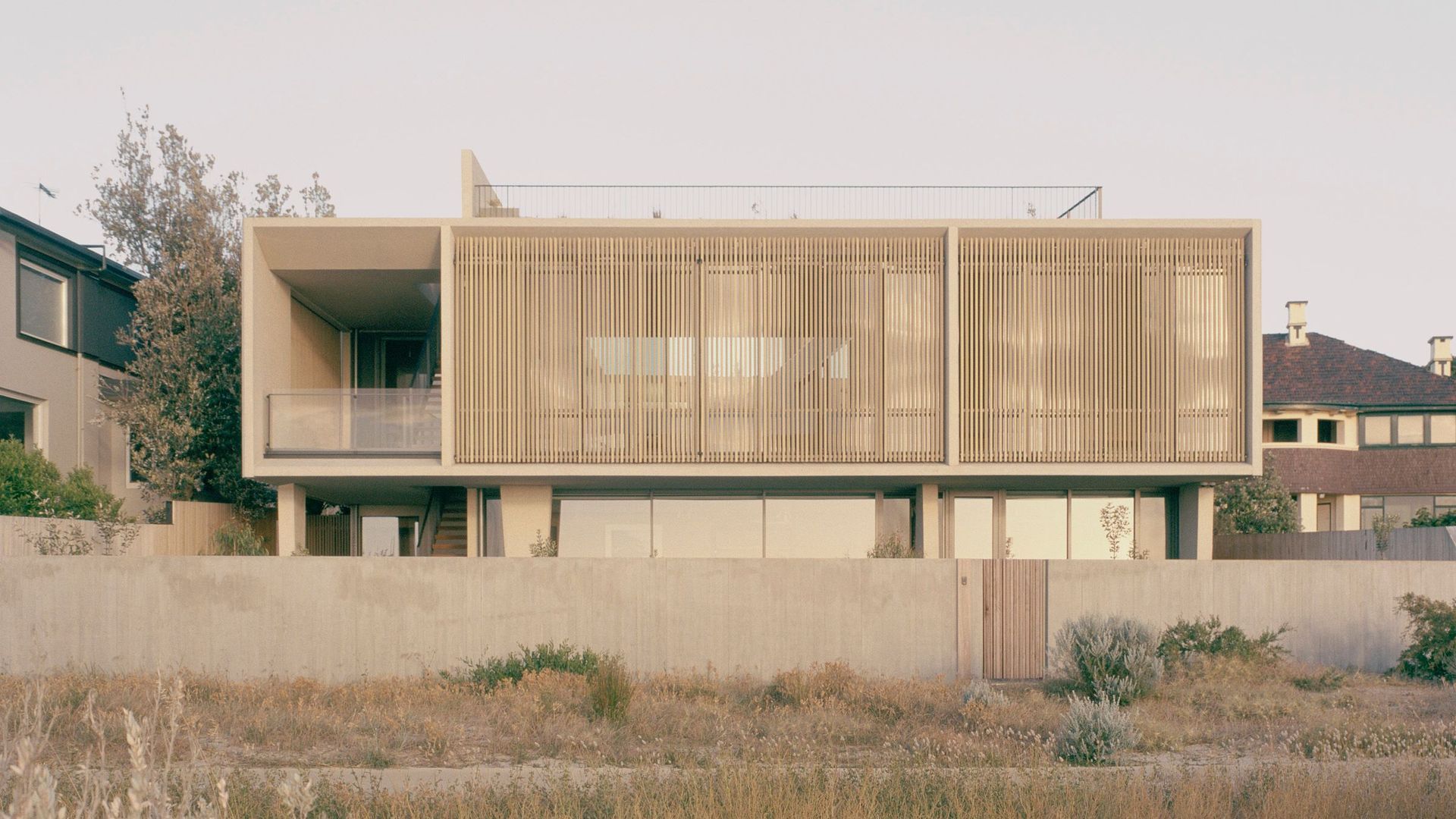 House on the Bay video
