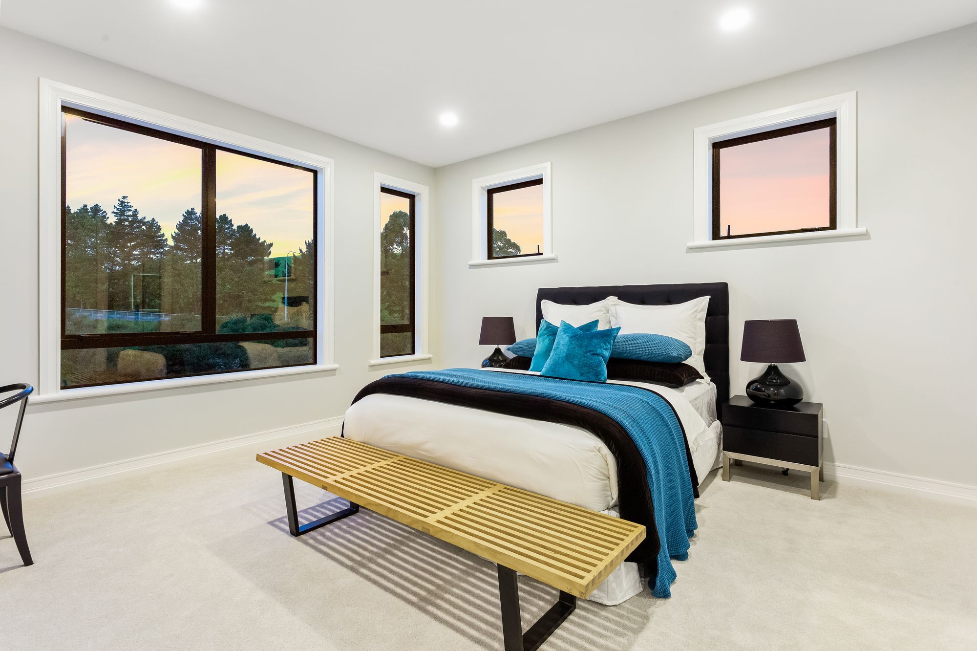 ROOM2.jpg