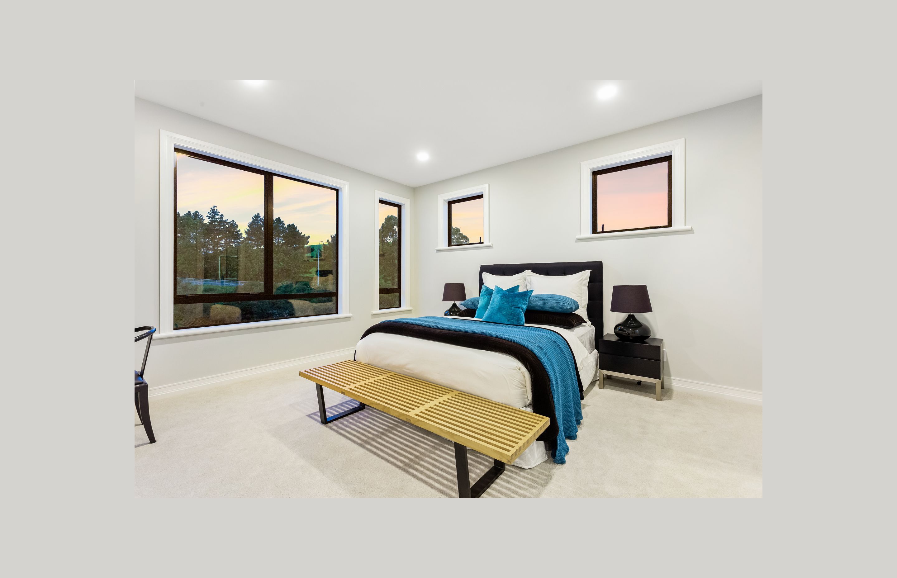 ROOM2.jpg