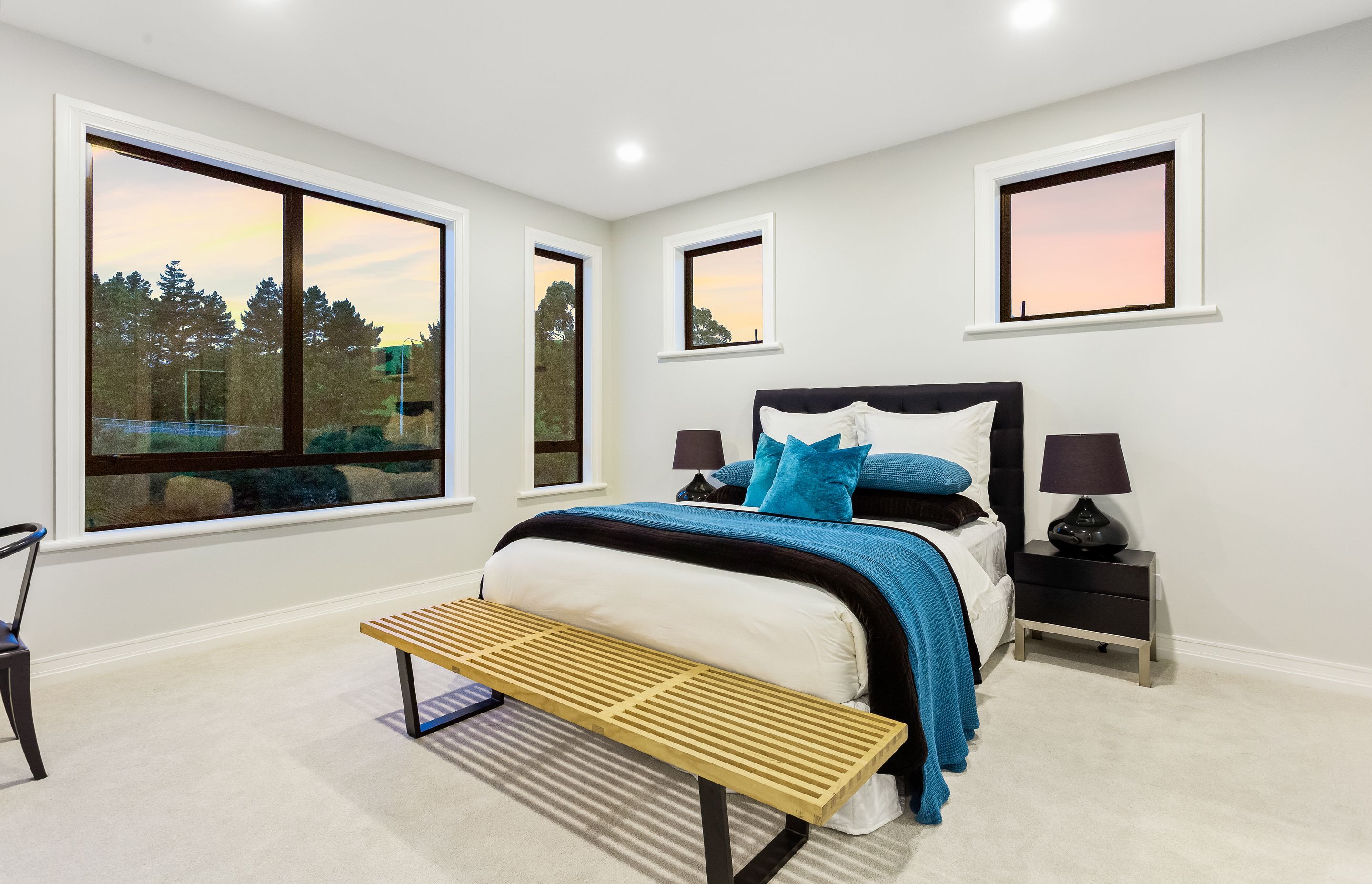 ROOM2.jpg