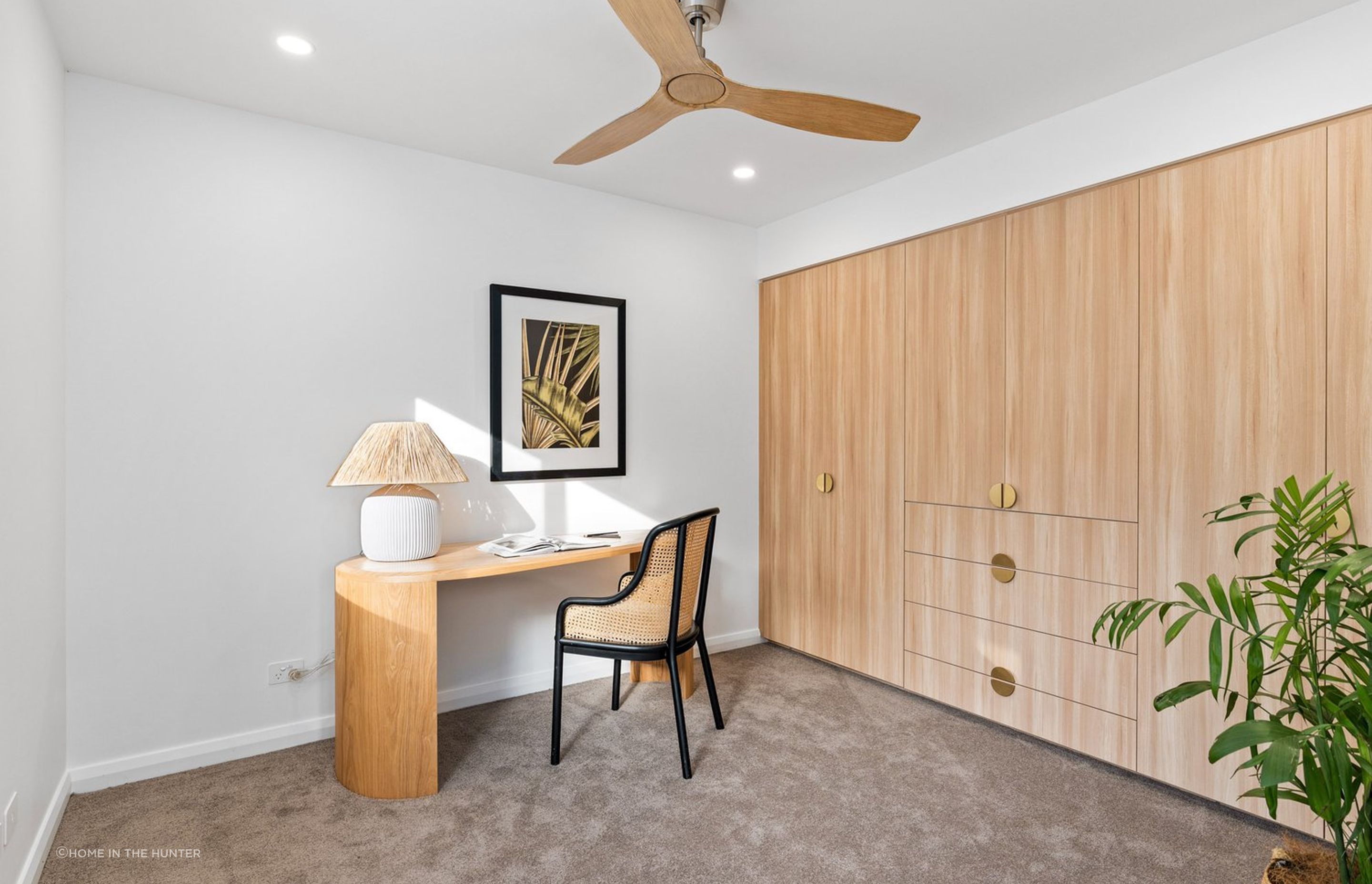 Bolton Point Residence - High End Residential