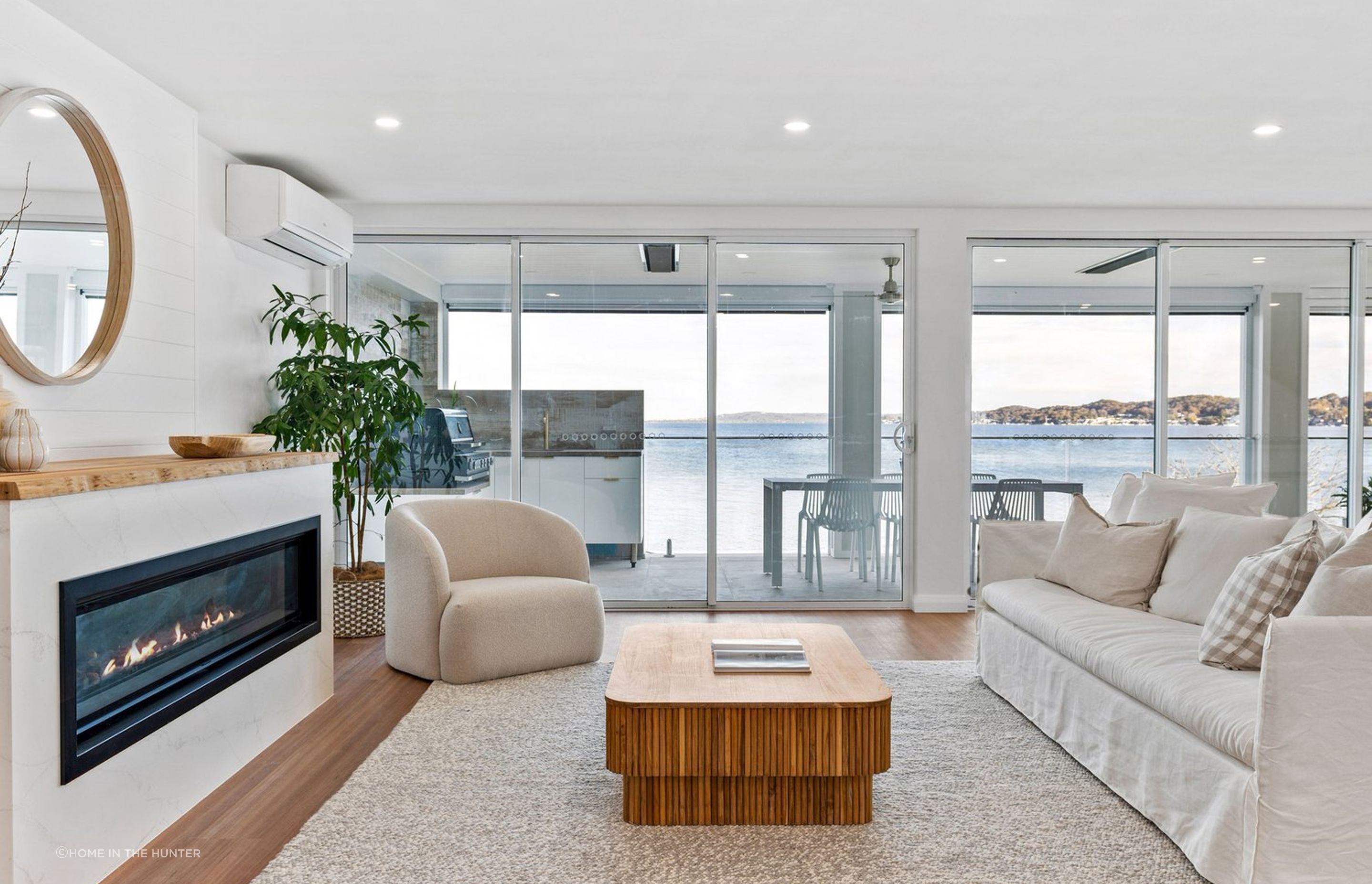Bolton Point Residence - High End Residential