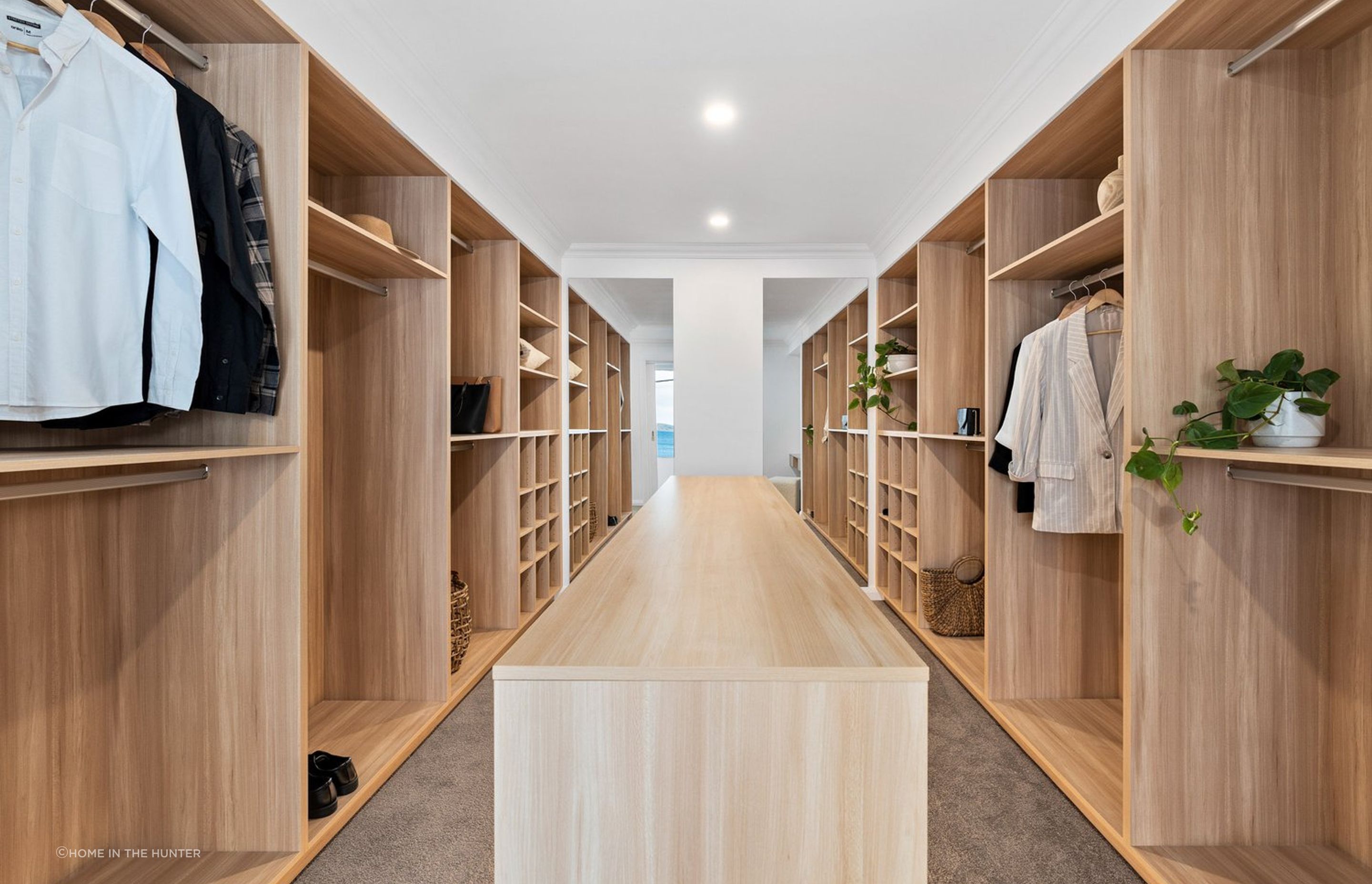 Bolton Point Residence - High End Residential