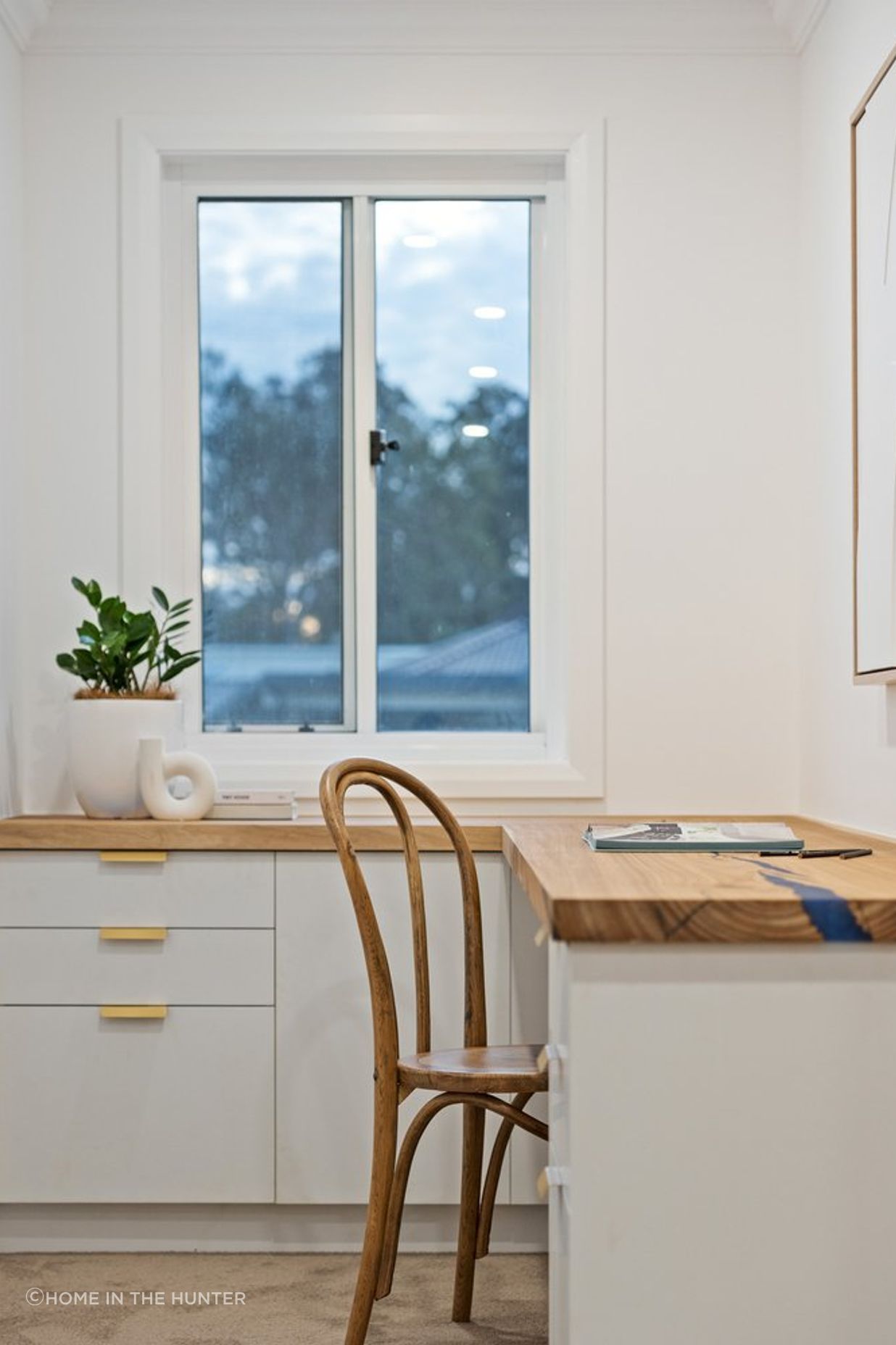 Bolton Point Residence - High End Residential