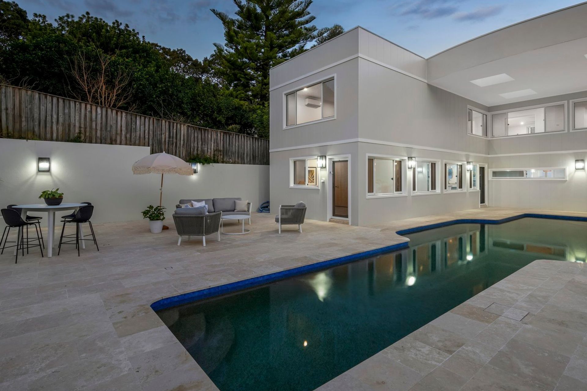 Bolton Point Residence - High End Residential