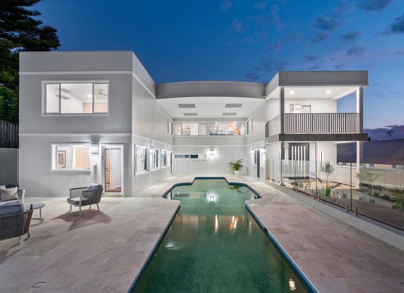 Bolton Point Residence - High End Residential