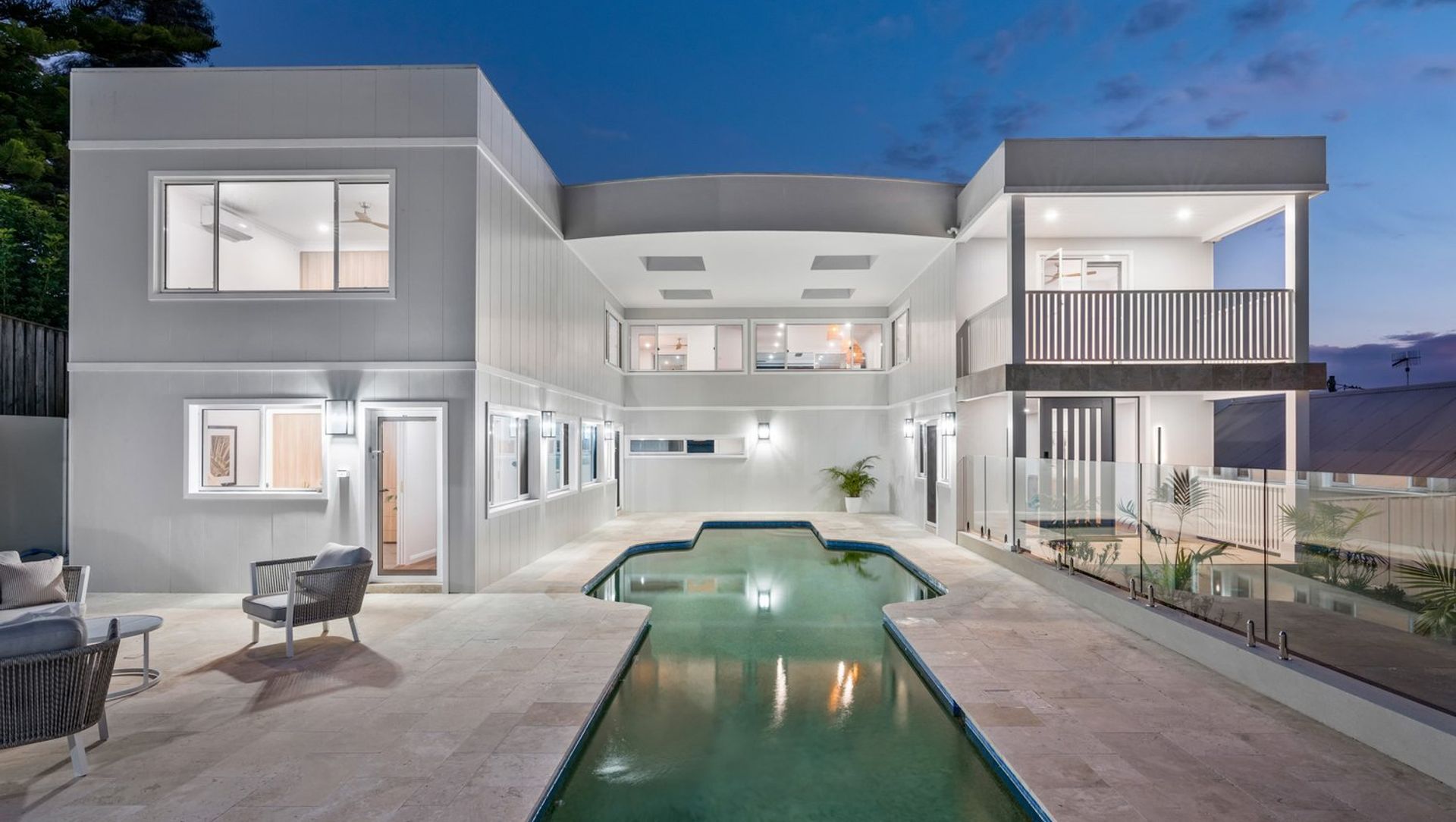 Bolton Point Residence - High End Residential banner