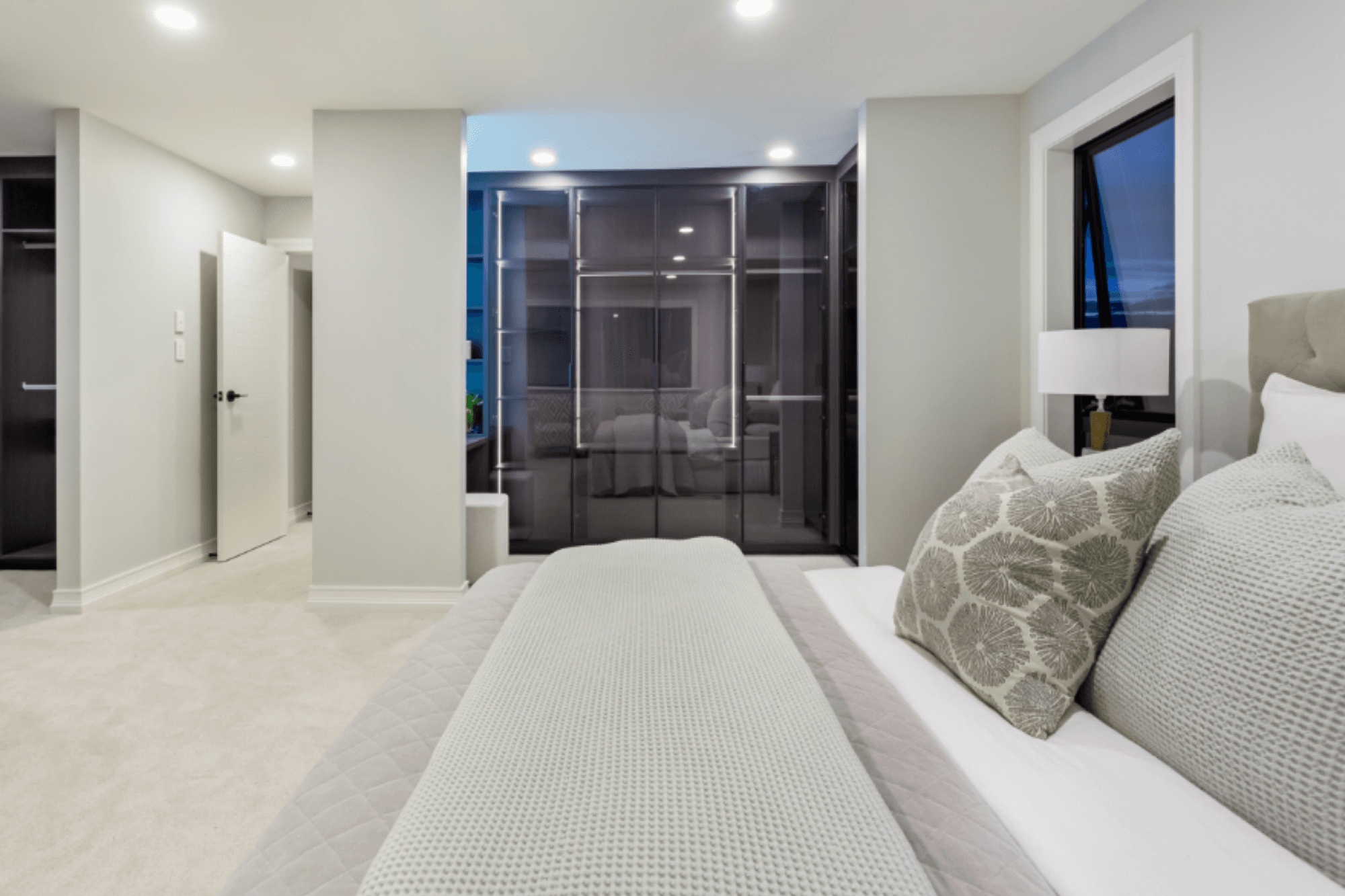 Room-main.png