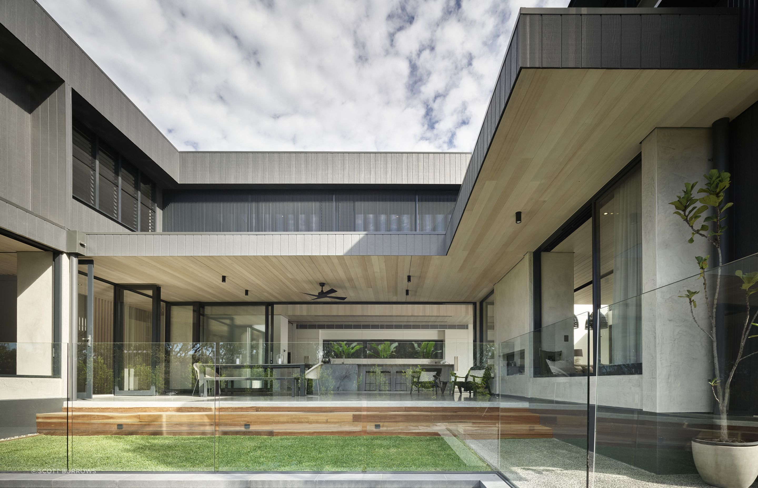 SCBPhotoCompass-Cres014-v2.jpg