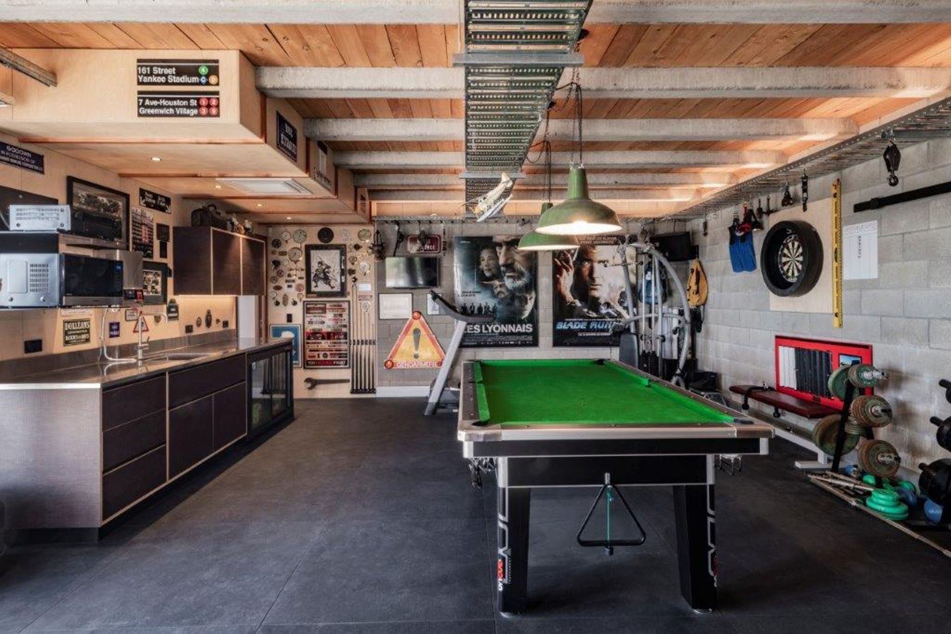 Redcliff's Residence