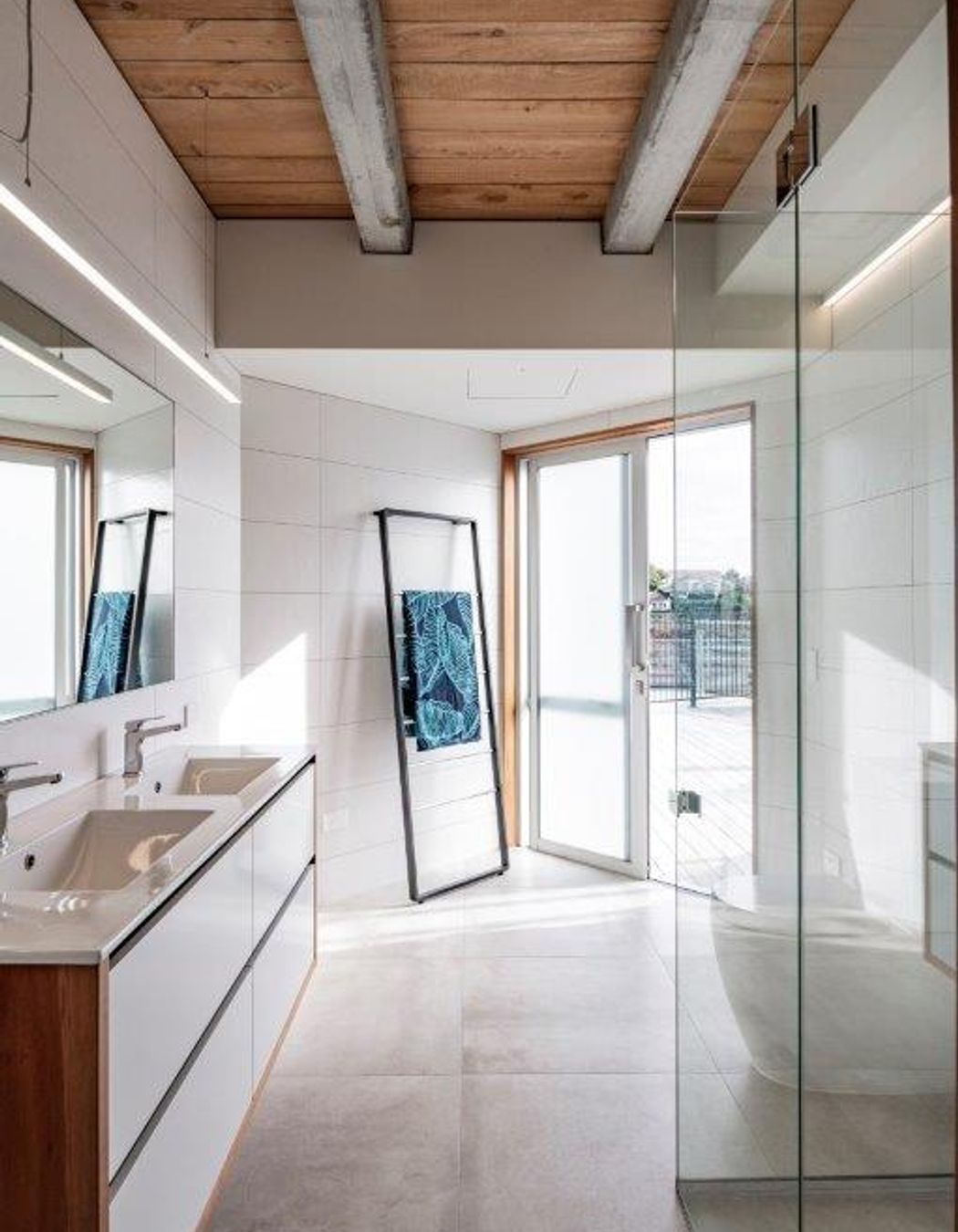 Redcliff's Residence