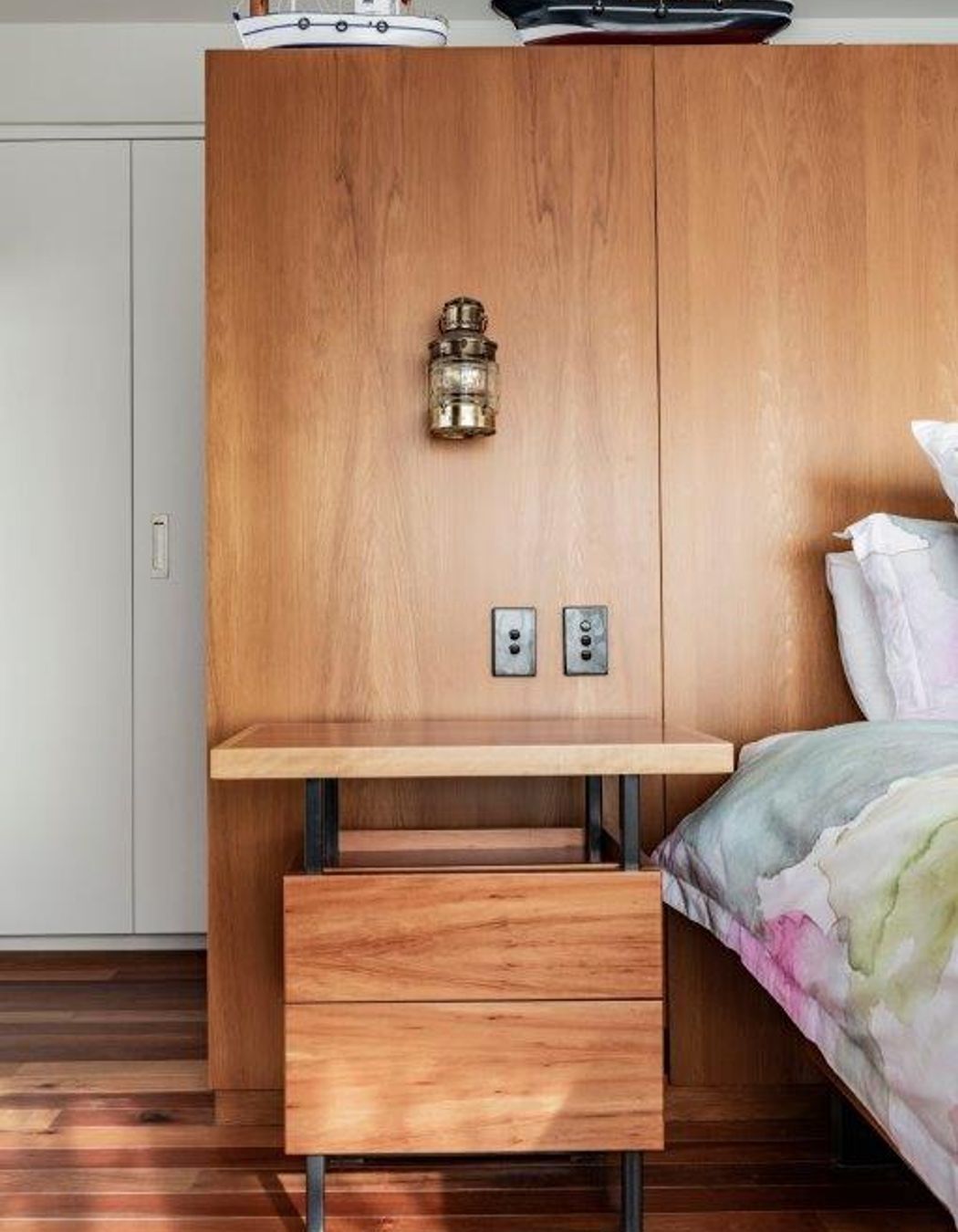 Redcliff's Residence