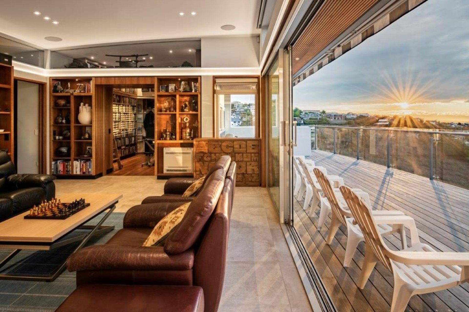 Redcliff's Residence